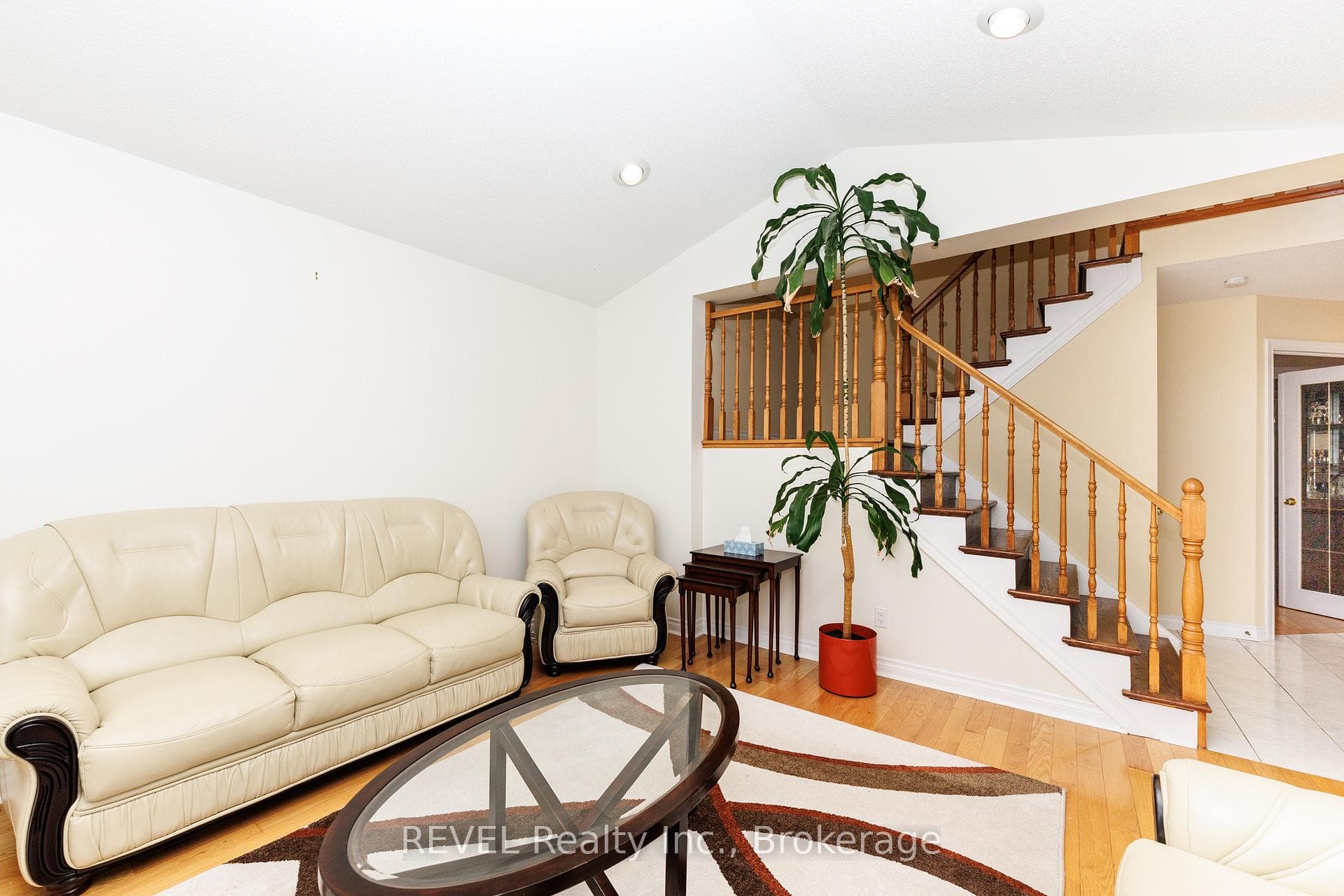 16 Chessington Street Unit main photo 4