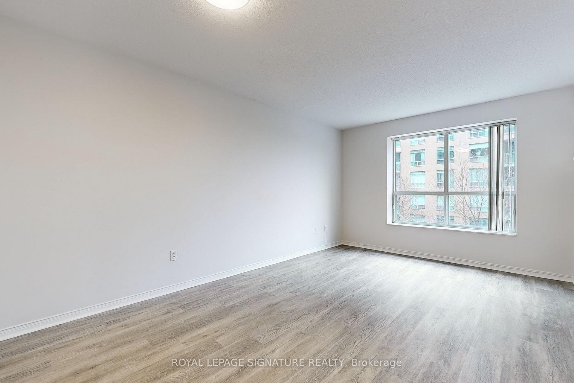 39 Pemberton Avenue Unit 406 photo 11