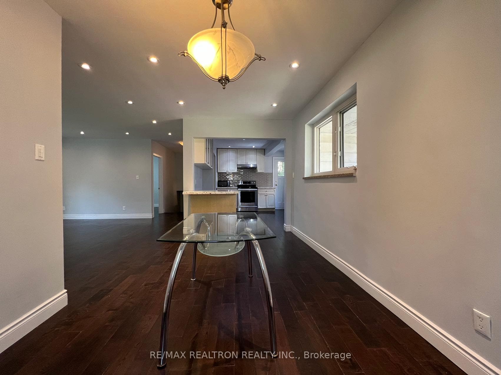47 Tremont Crescent photo 3