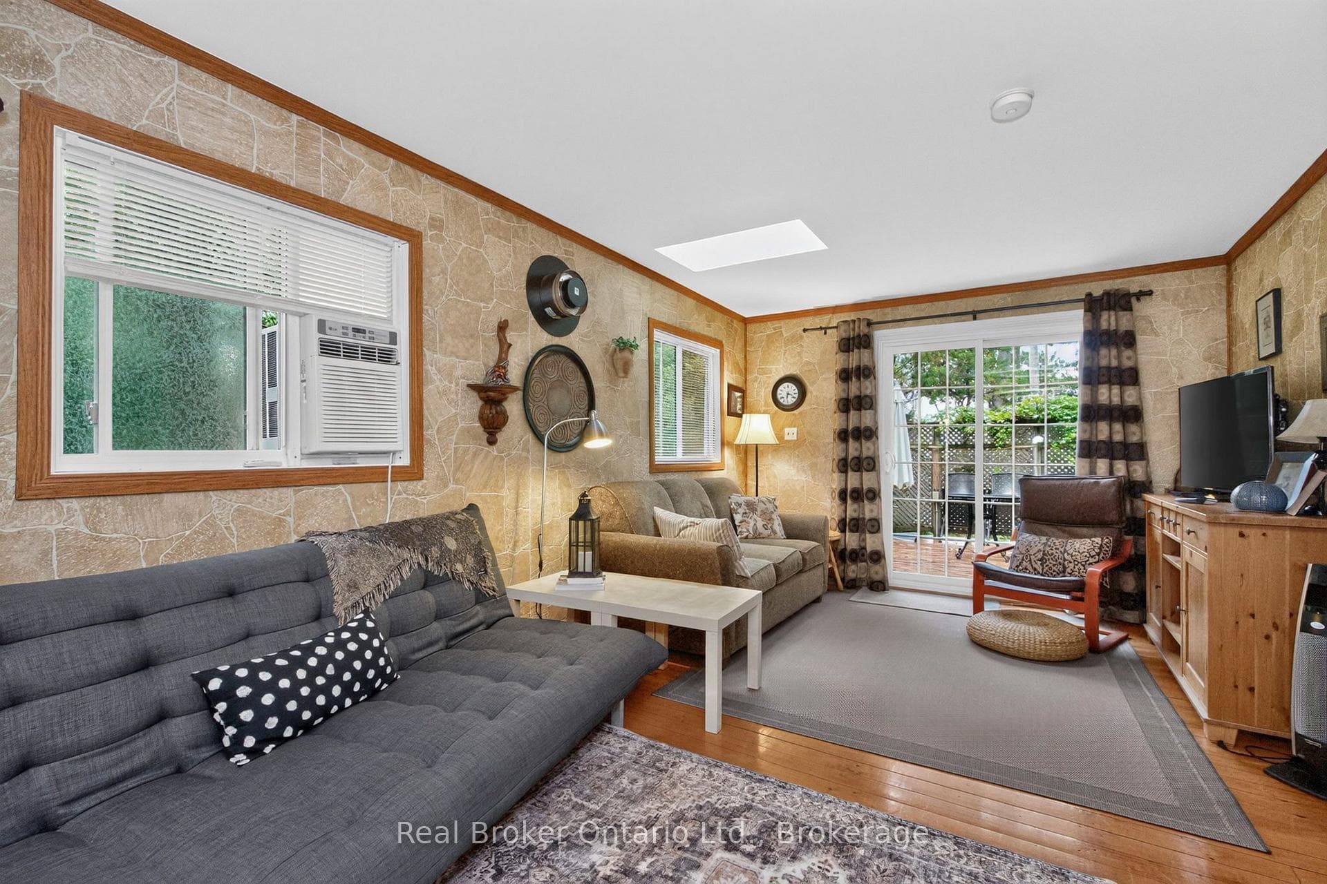 224 Tiny Beaches Road S Road photo 11