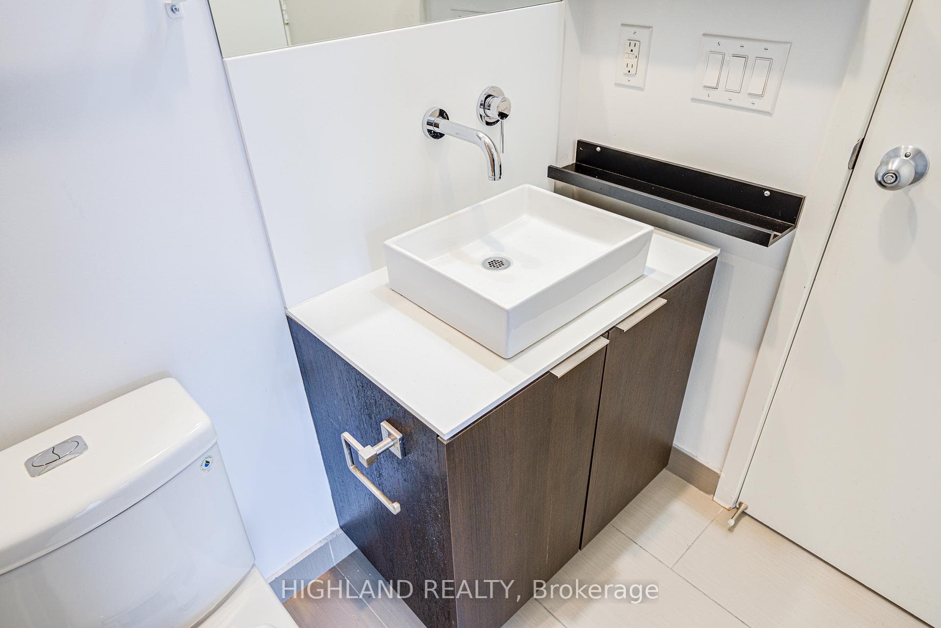 159 Dundas Street Unit 3004 photo 22