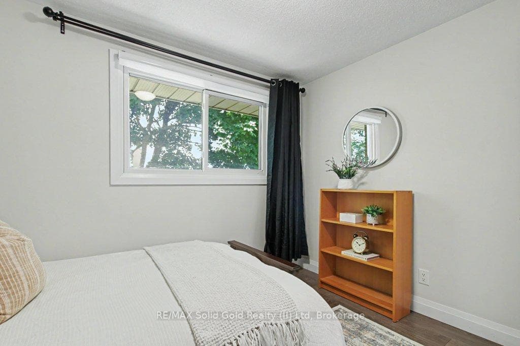 94 Devonglen Drive photo 13