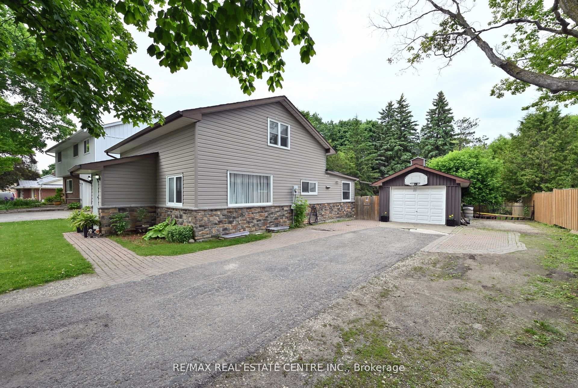 163 Daniel Street photo 4