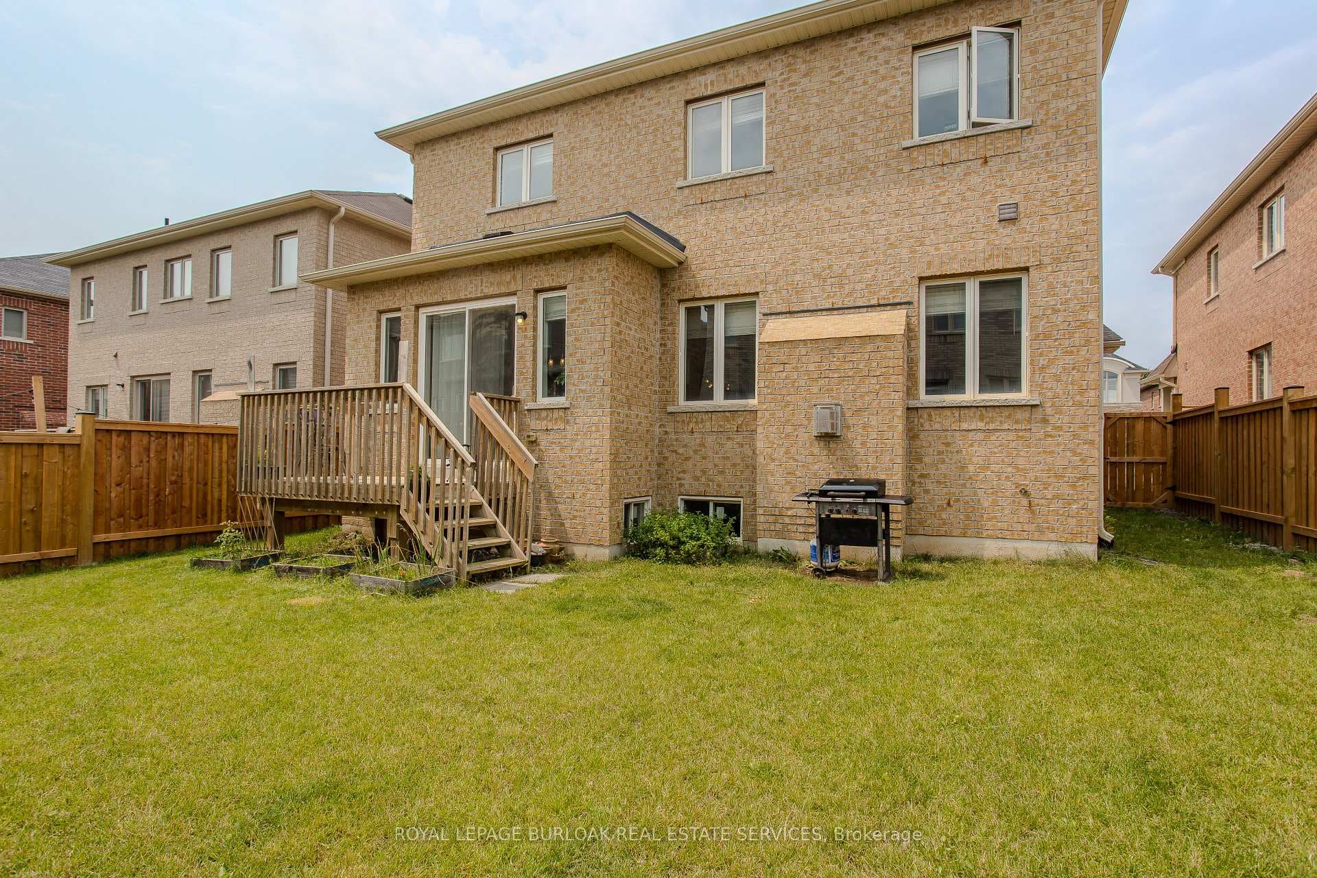 370 Humphrey Street photo 31