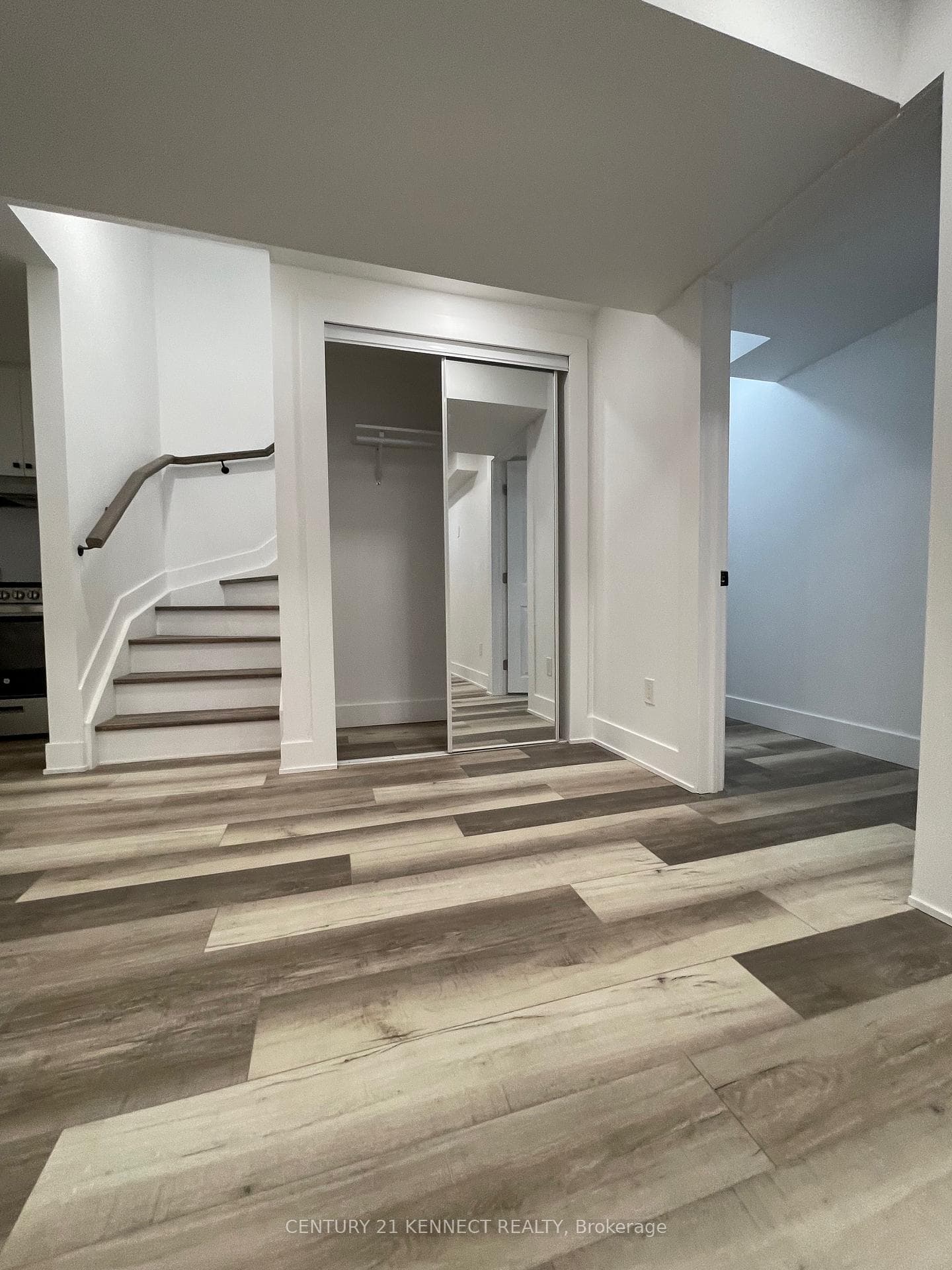 35 Drake Drive Unit Bsmt photo 12
