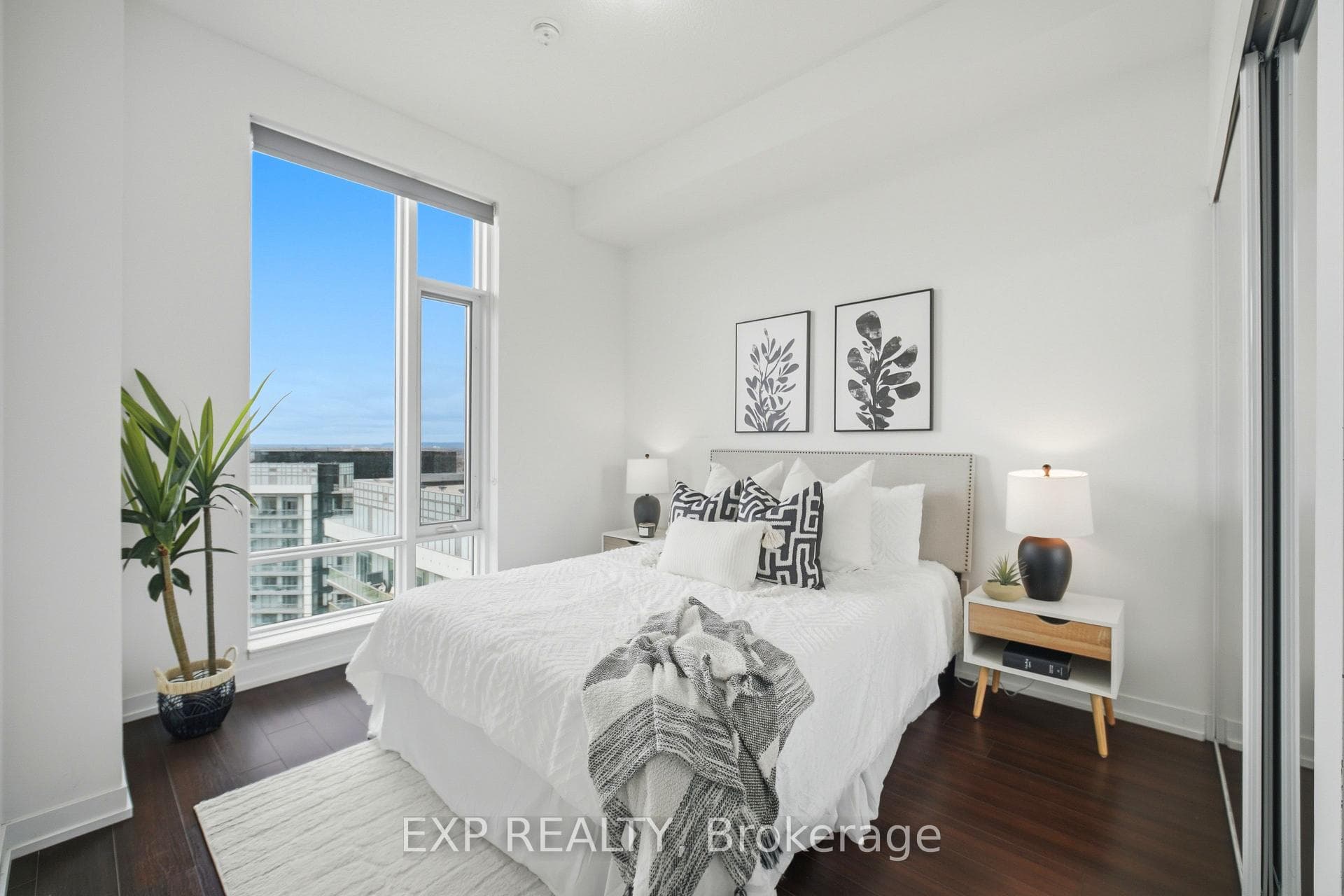 2560 Eglinton Avenue Unit 2508 photo 21