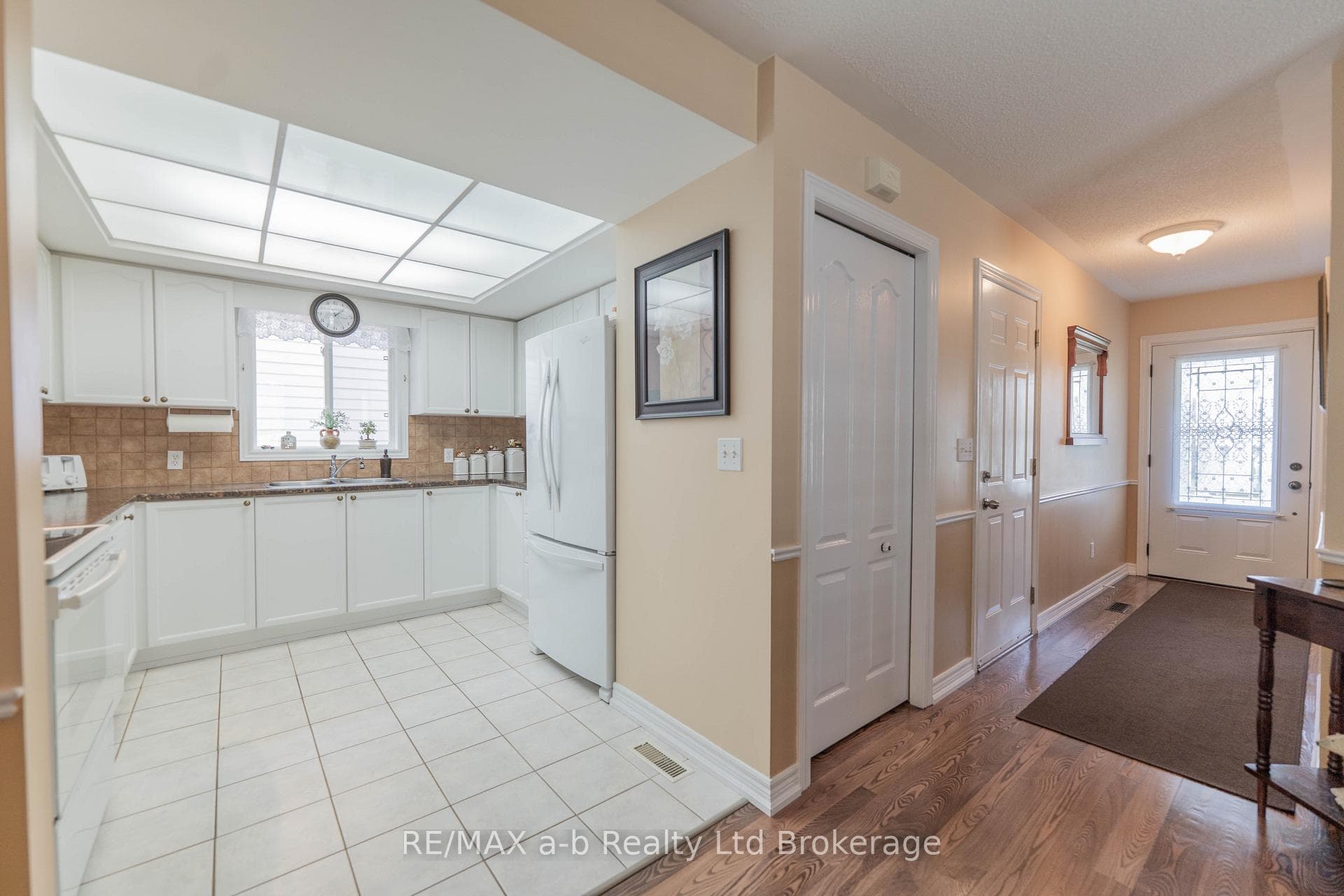 Bright Kitchen!