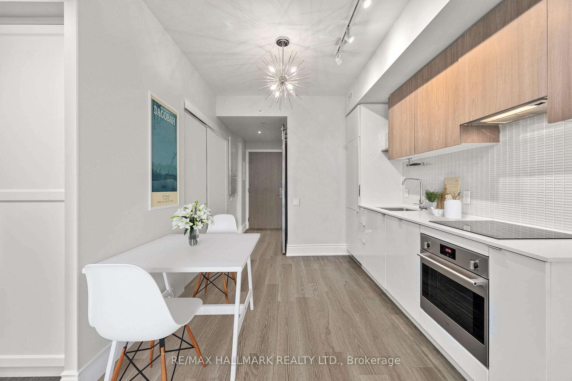 161 Roehampton Avenue Unit 525 photo 4