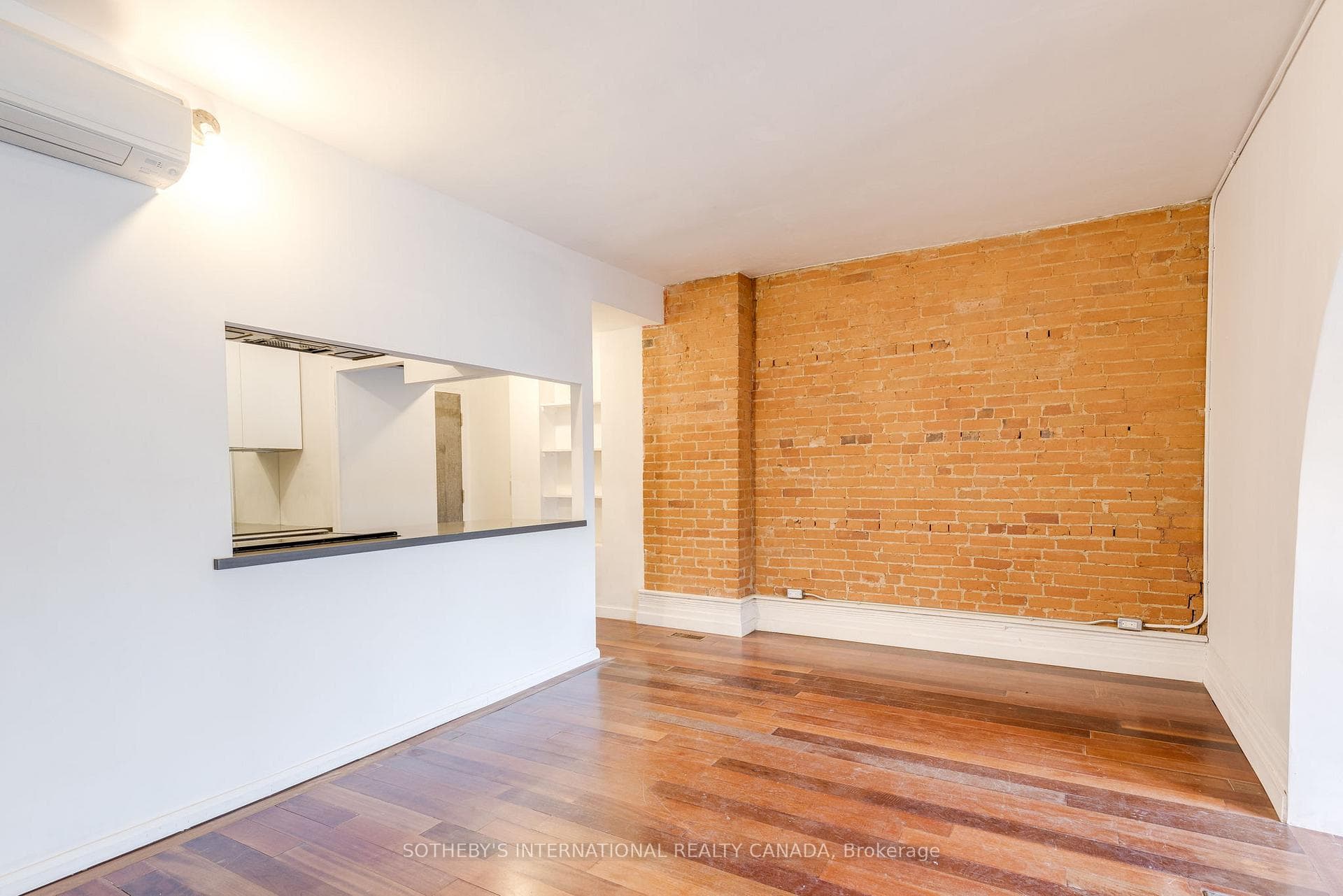 276 Avenue Road Unit 2nd front photo 3