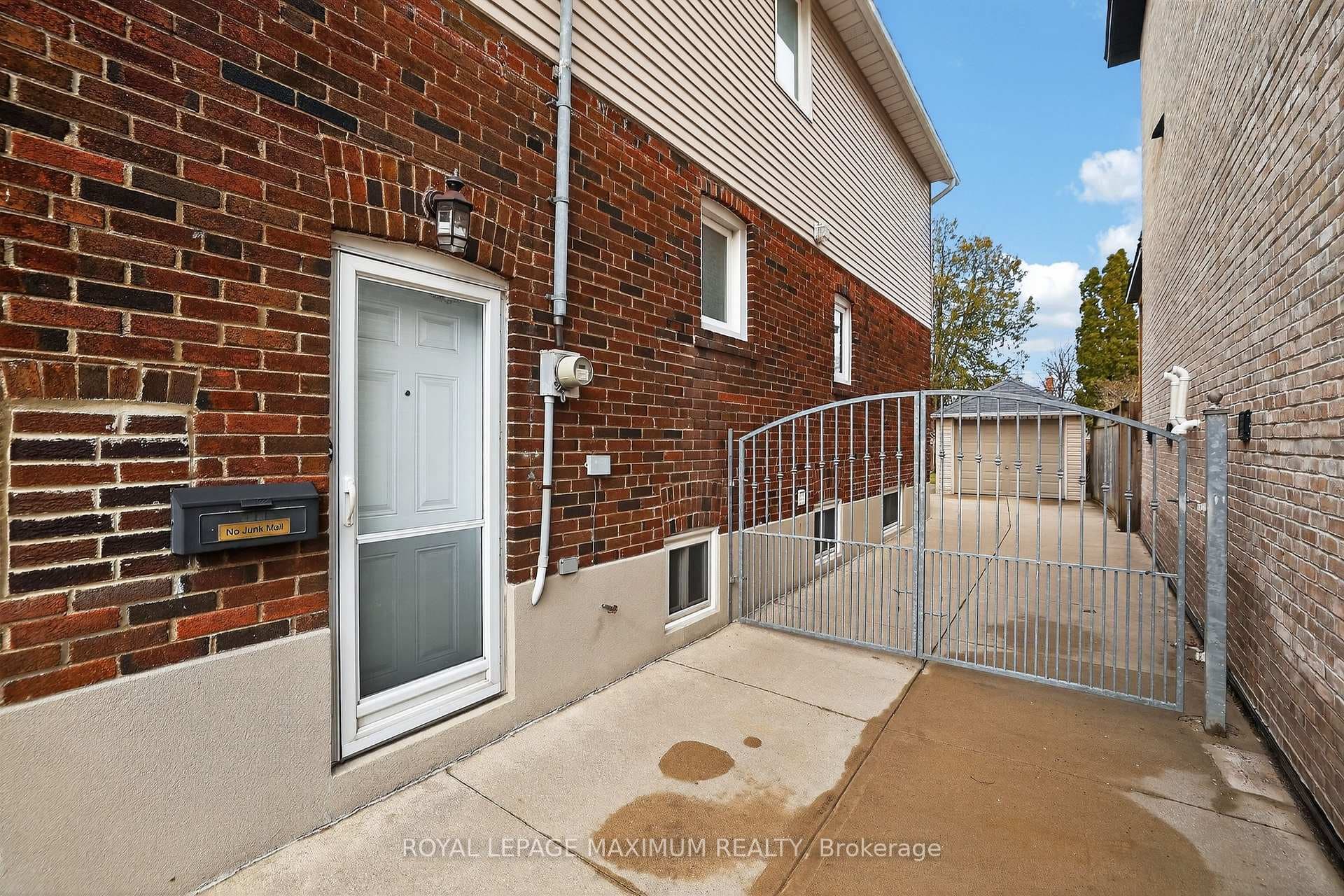 163 Durant Avenue photo 42