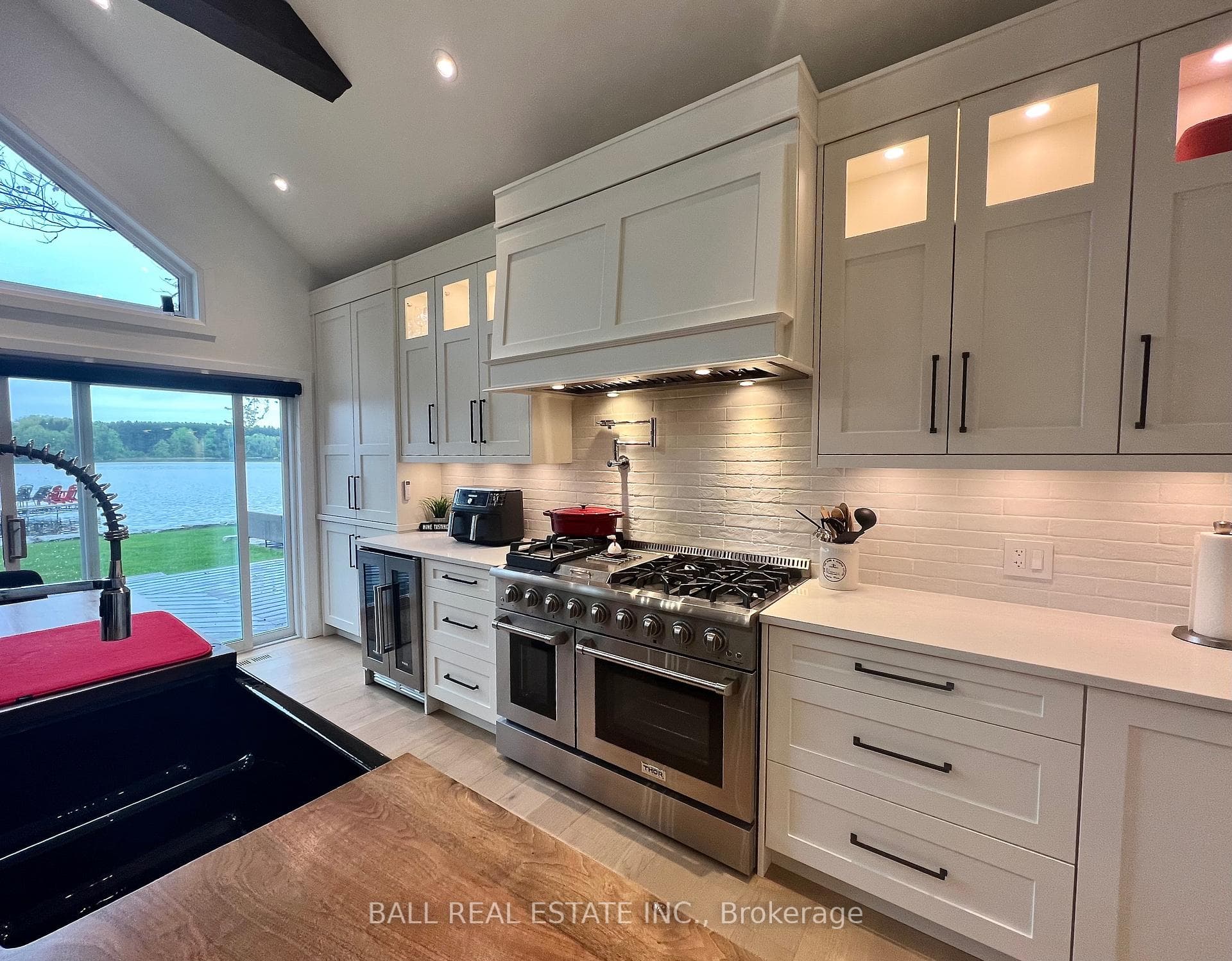 7 Edgewater Drive photo 16