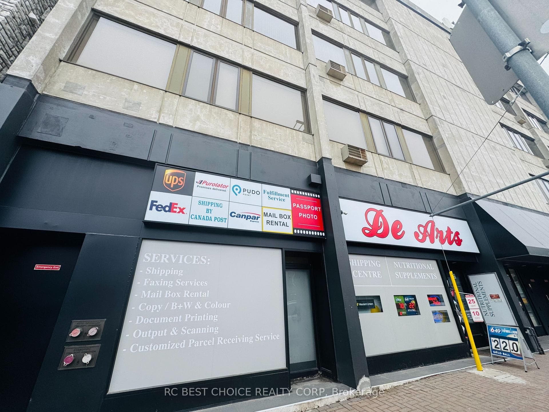300 Coxwell Avenue Unit 101 photo 2