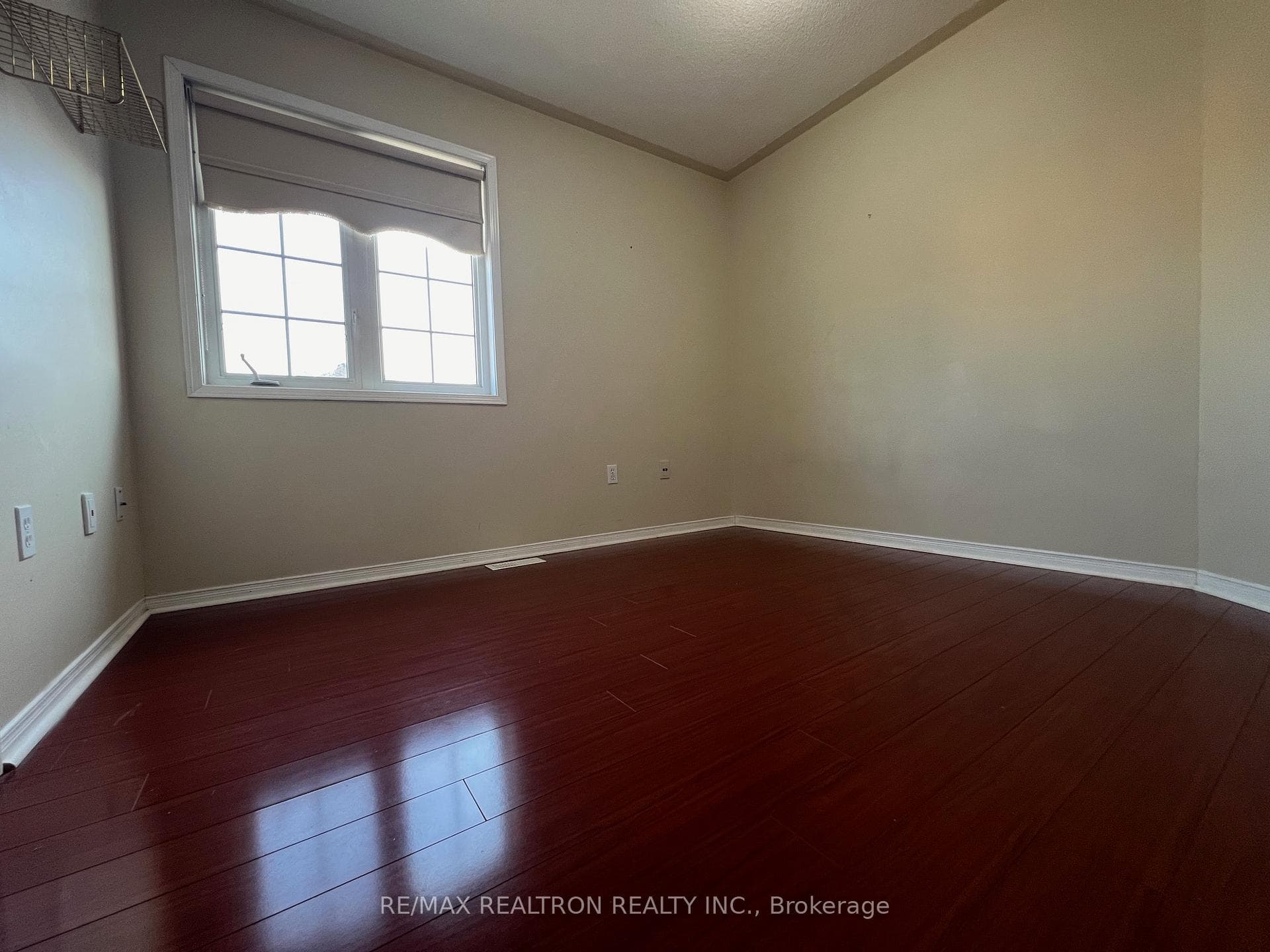 100 Alfred Paterson Drive photo 24