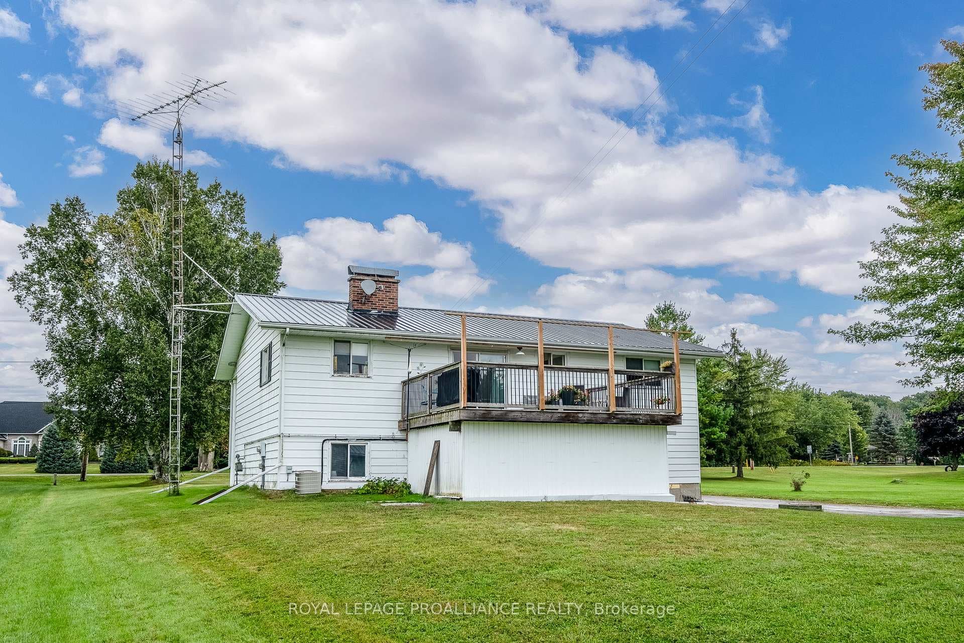 1365 Ontario Street photo 37