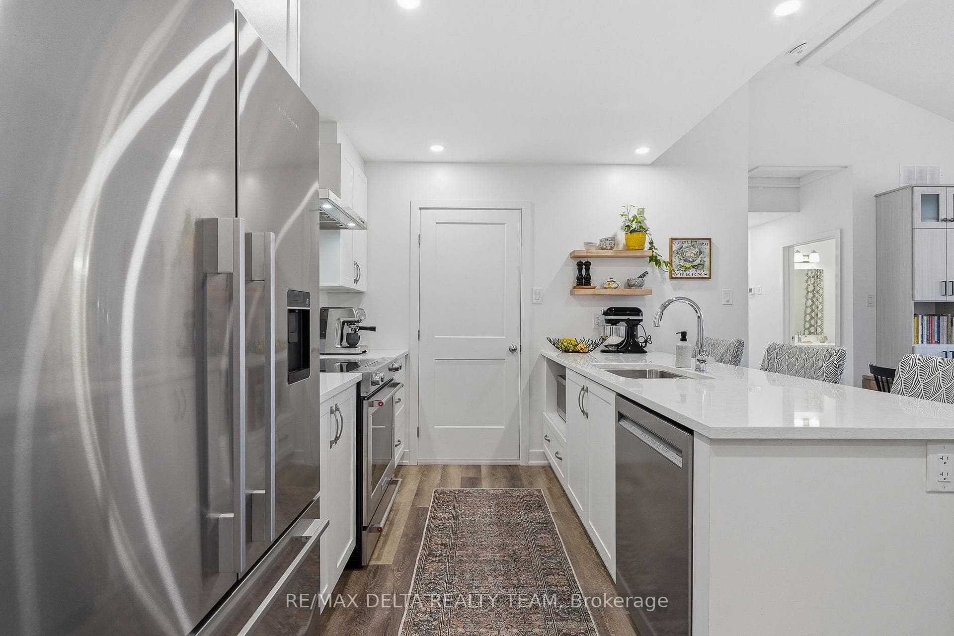 400 Rolling Meadow Crescent Unit B photo 13