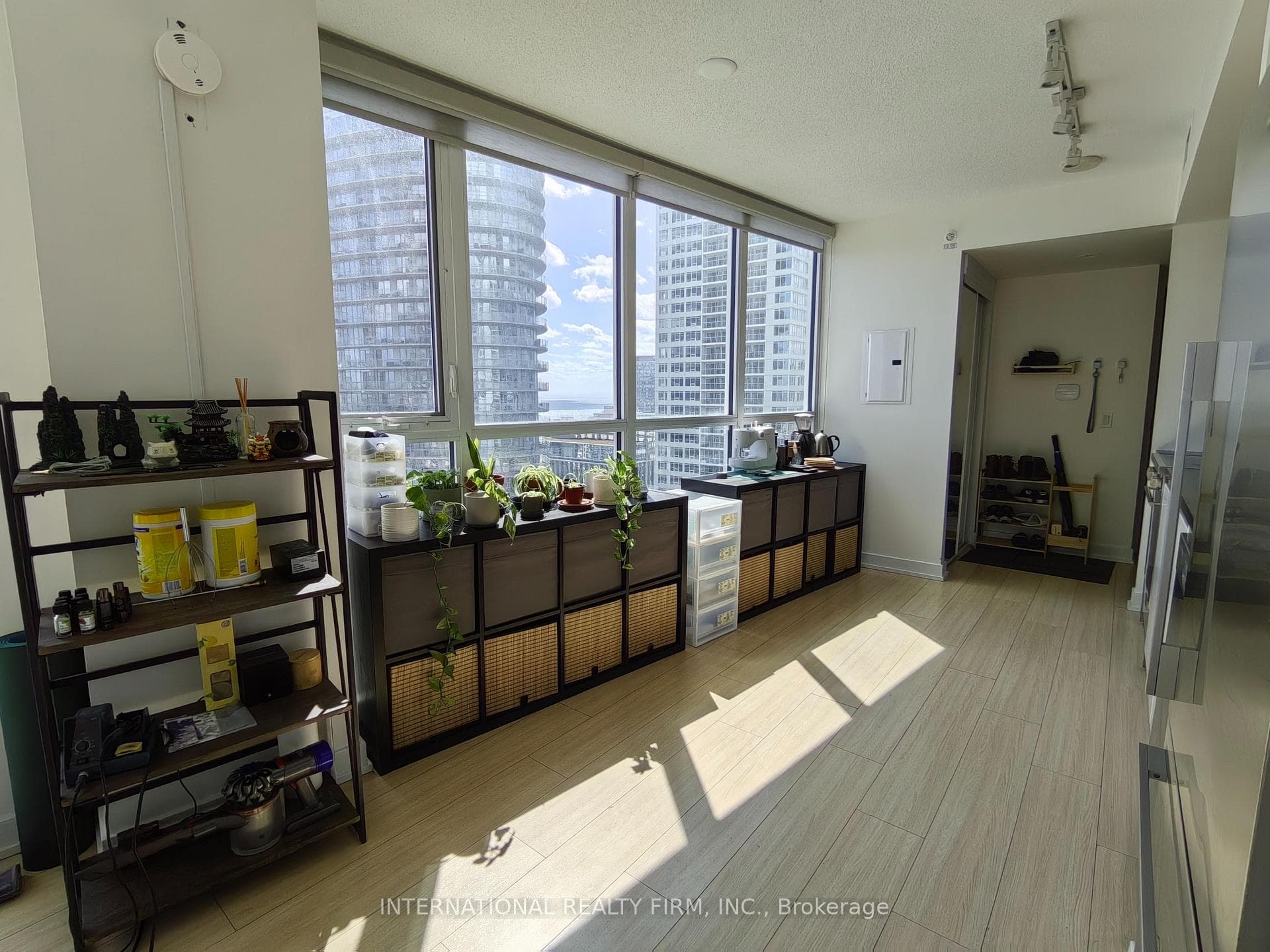 75 Queens Wharf Road Unit 1807 photo 9