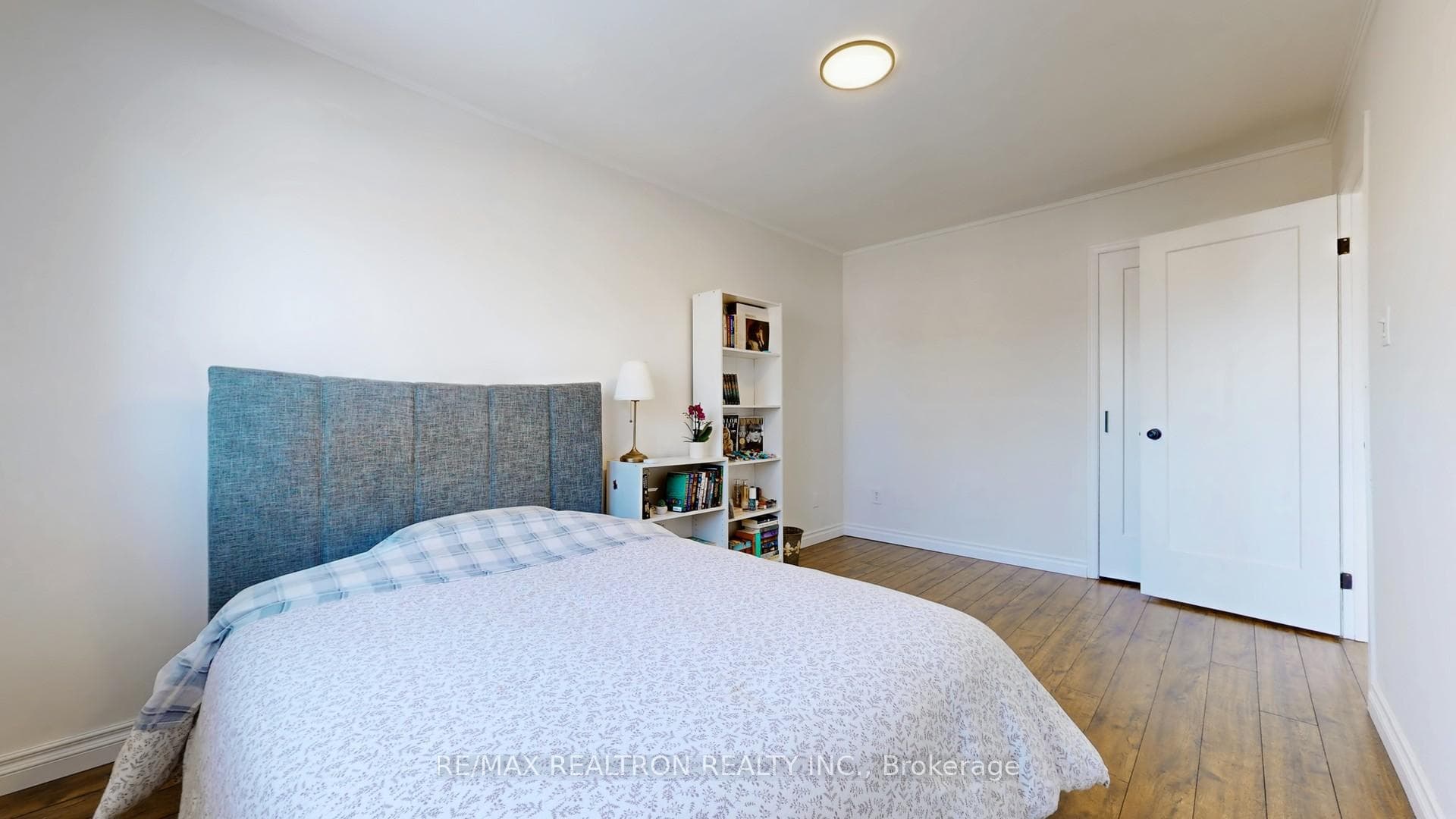 391 Ashworth Drive photo 27