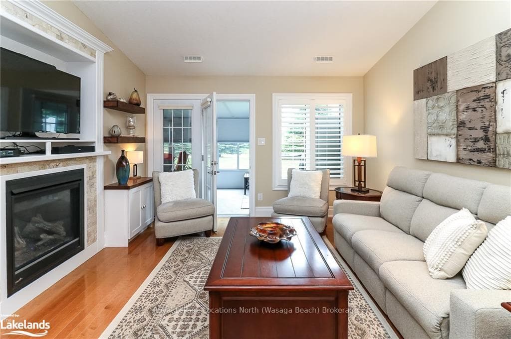 35 CHESTNUT Lane photo 25
