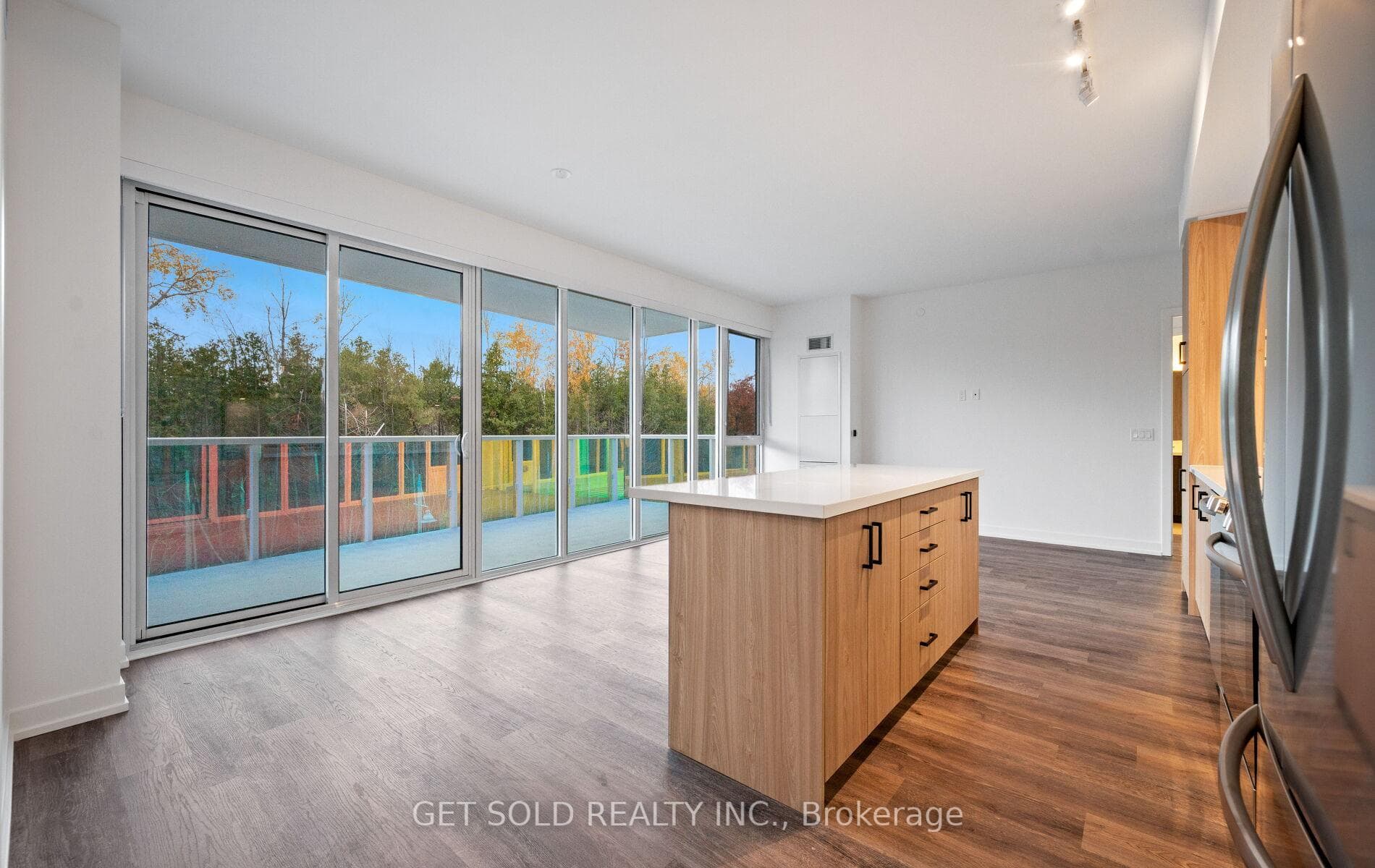 333 Sunseeker Avenue Unit 415 photo 4