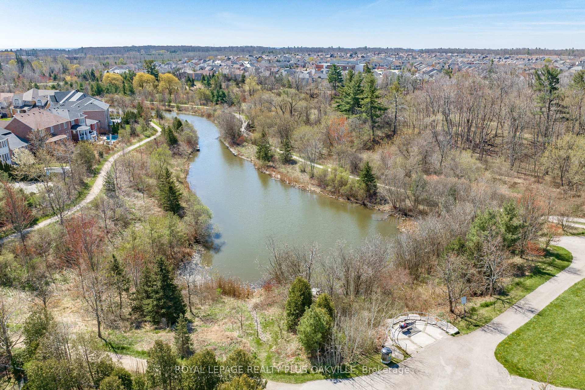 3105 Portree Crescent photo 40