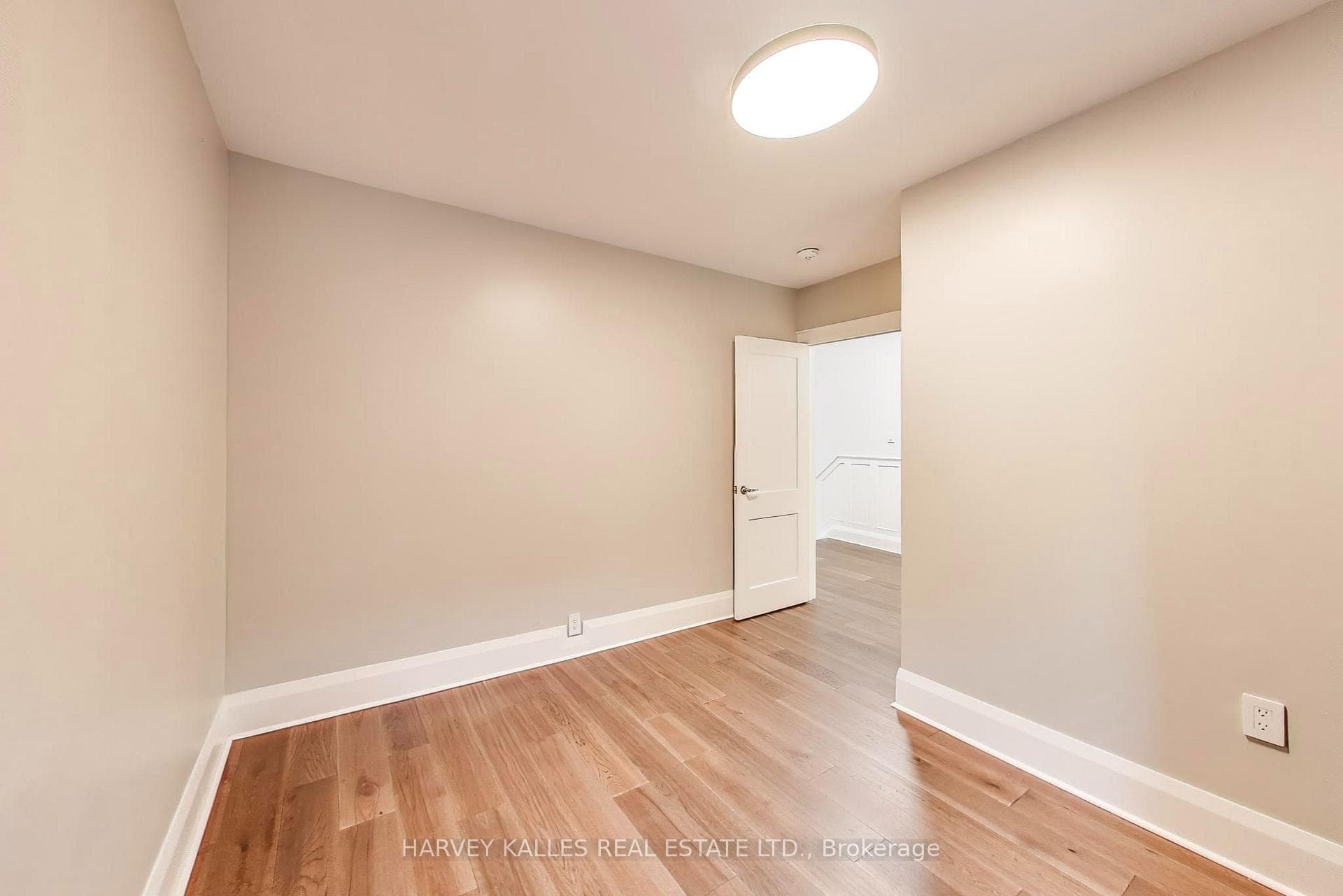 338 Markham Street photo 21