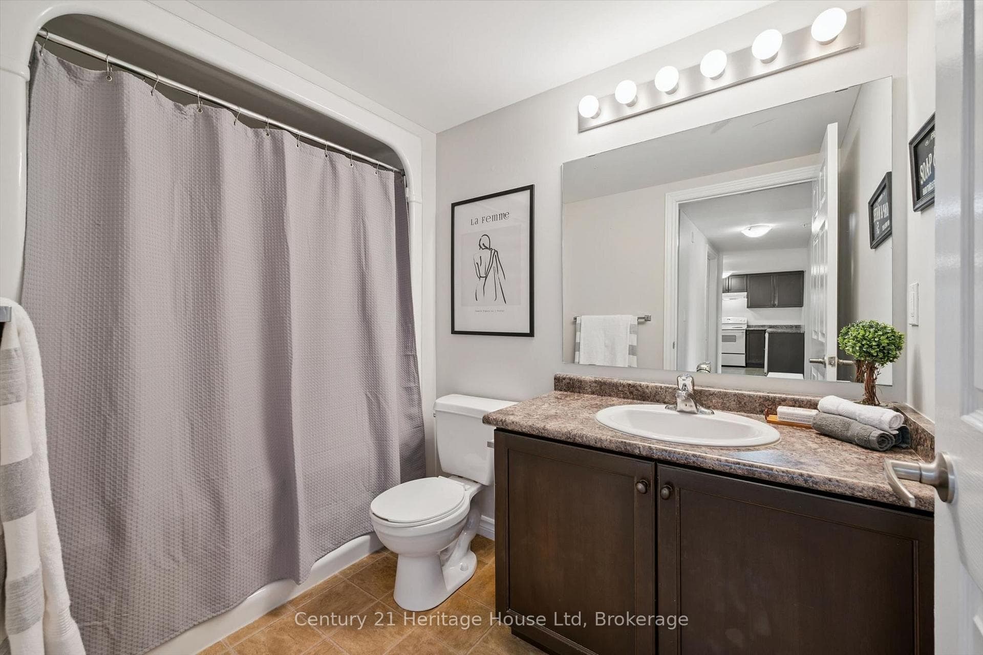 60 Lynnmore Street photo 15