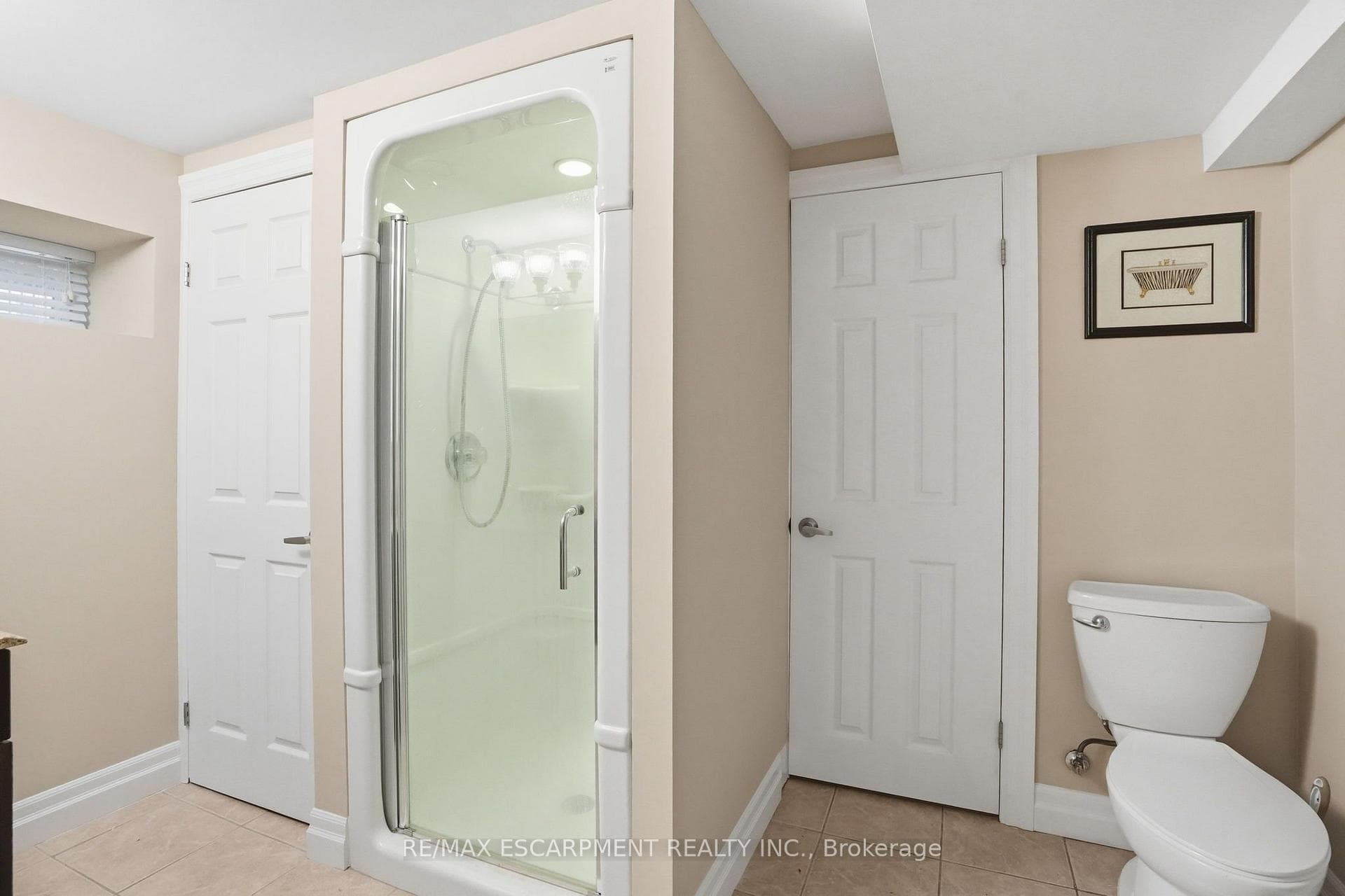 344 East 36th Street photo 31