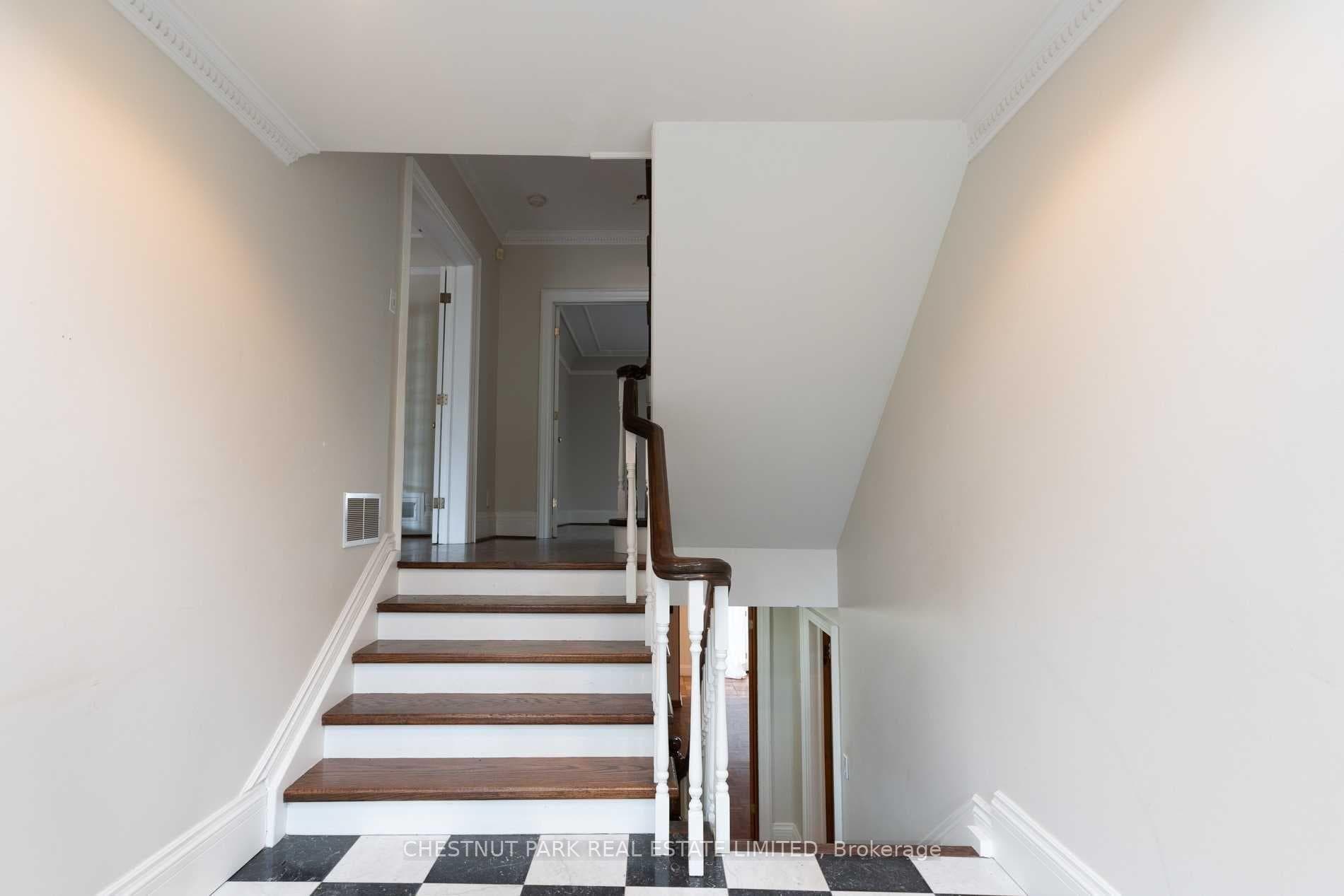 125 Glen Road photo 3