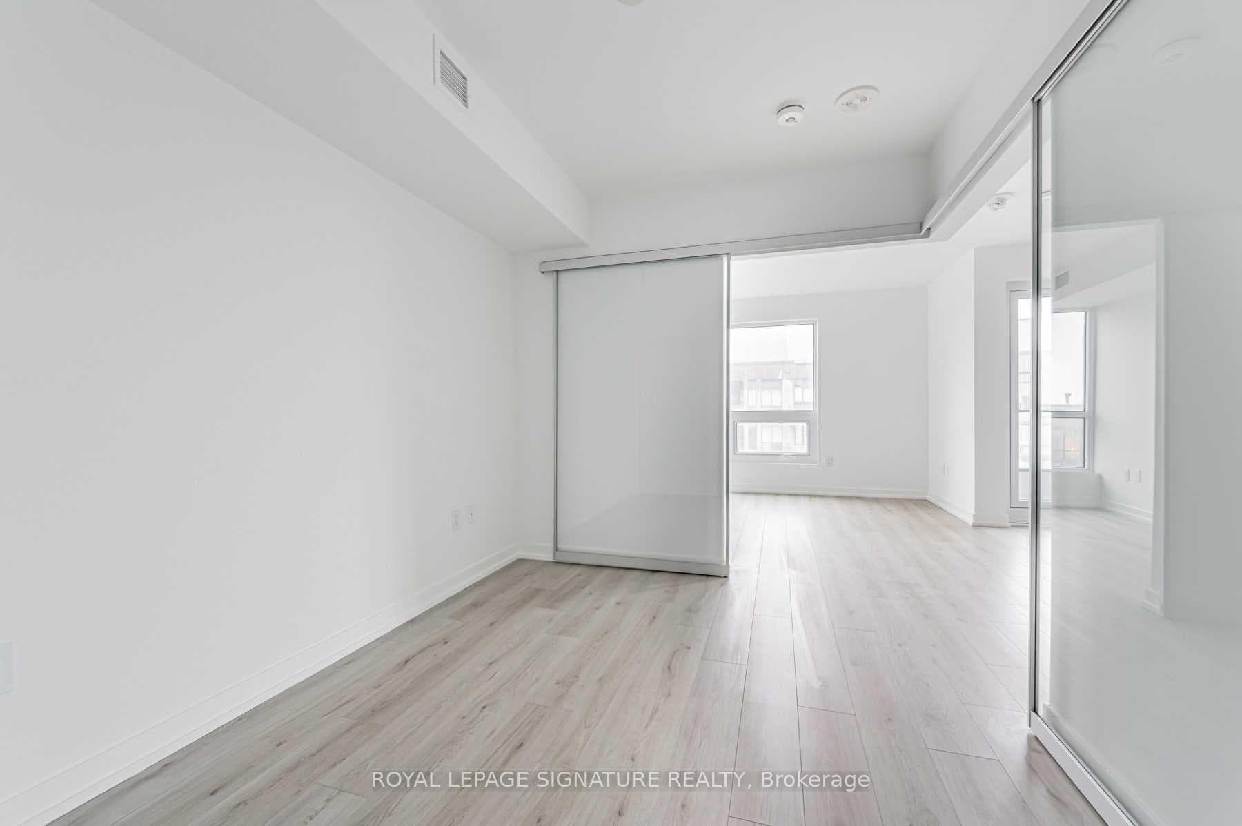395 Bloor Street Unit 1407 photo 5