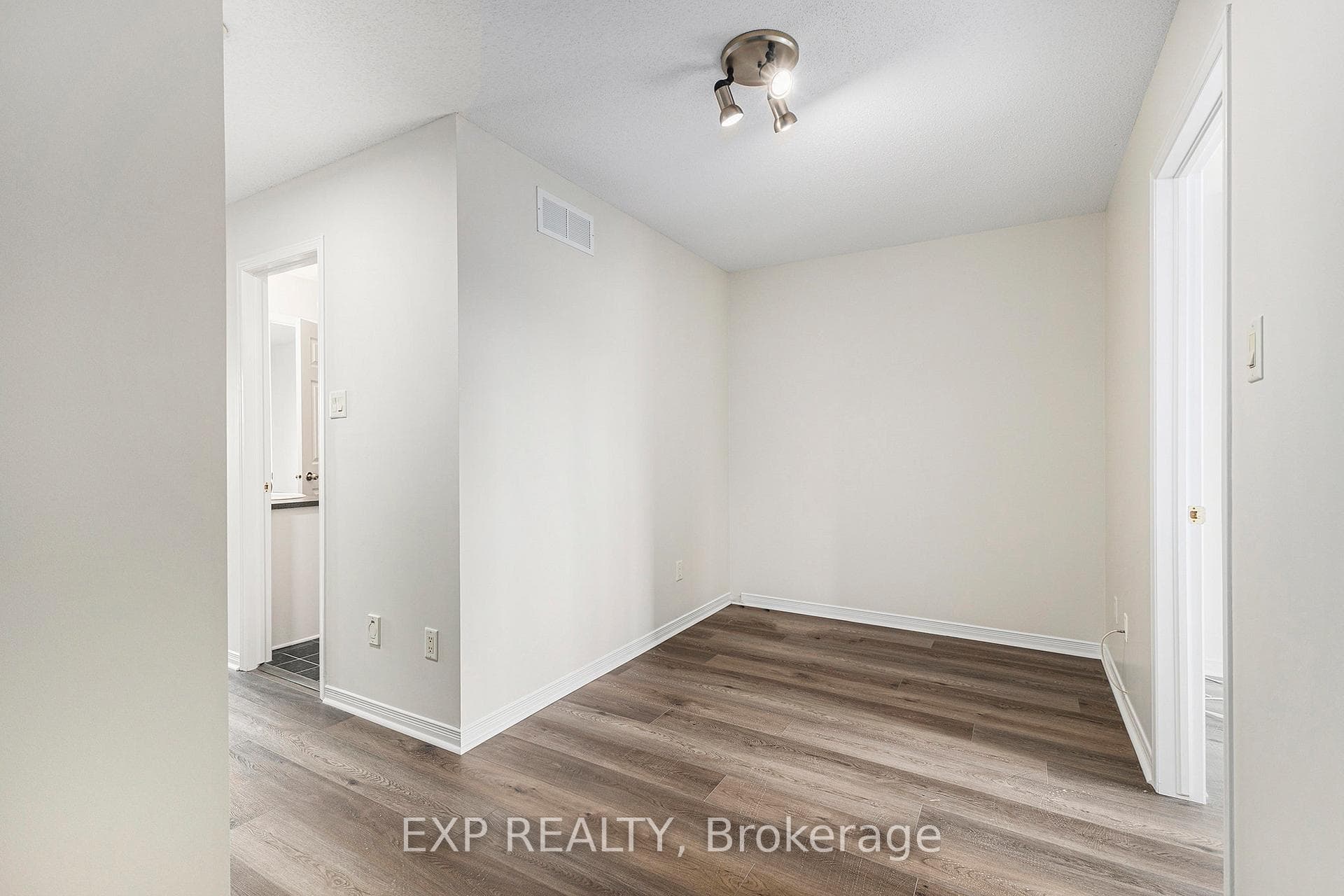 45 Manhattan Crescent photo 23