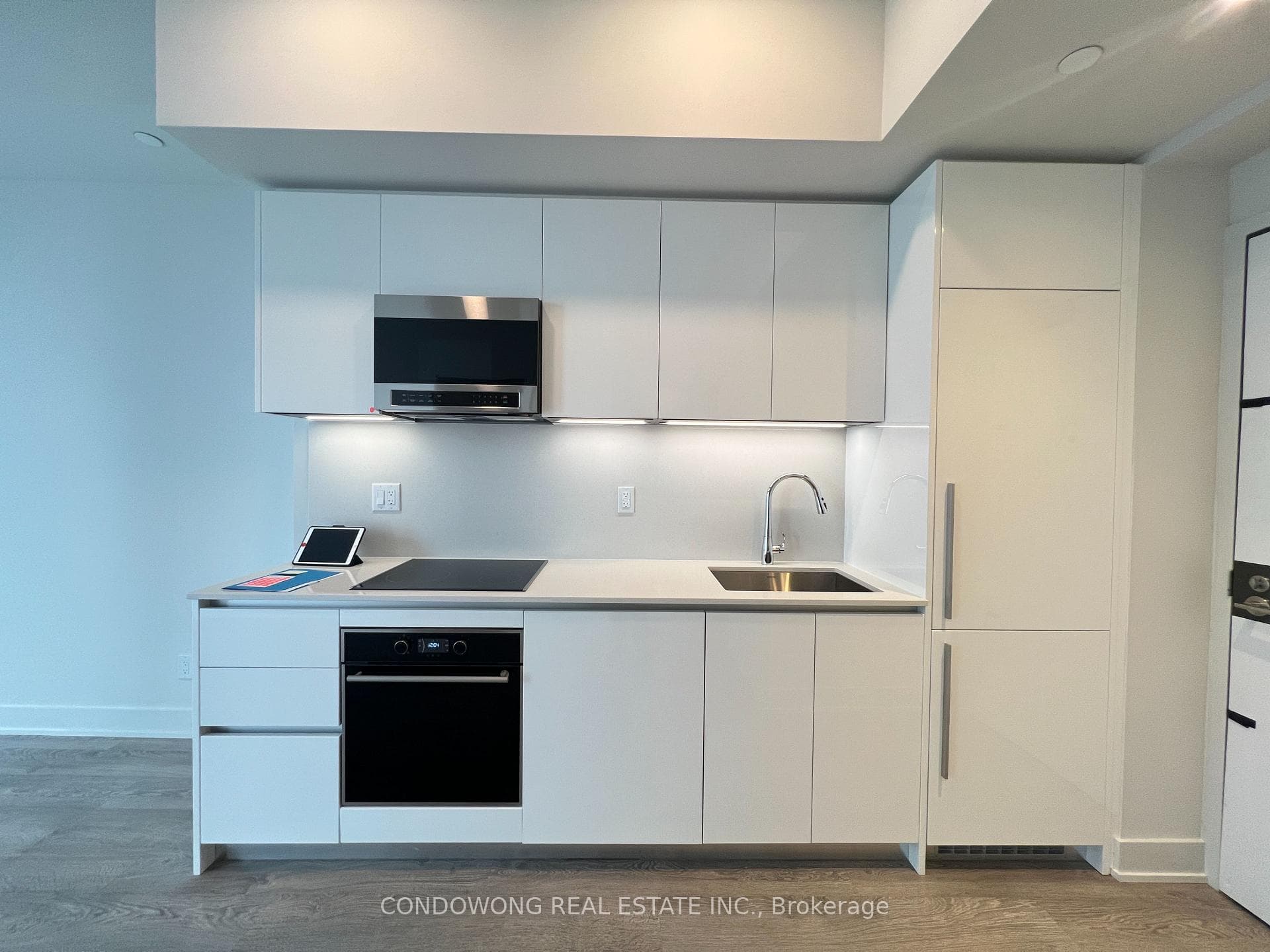 8 Cumberland Street Unit 4308 photo 2