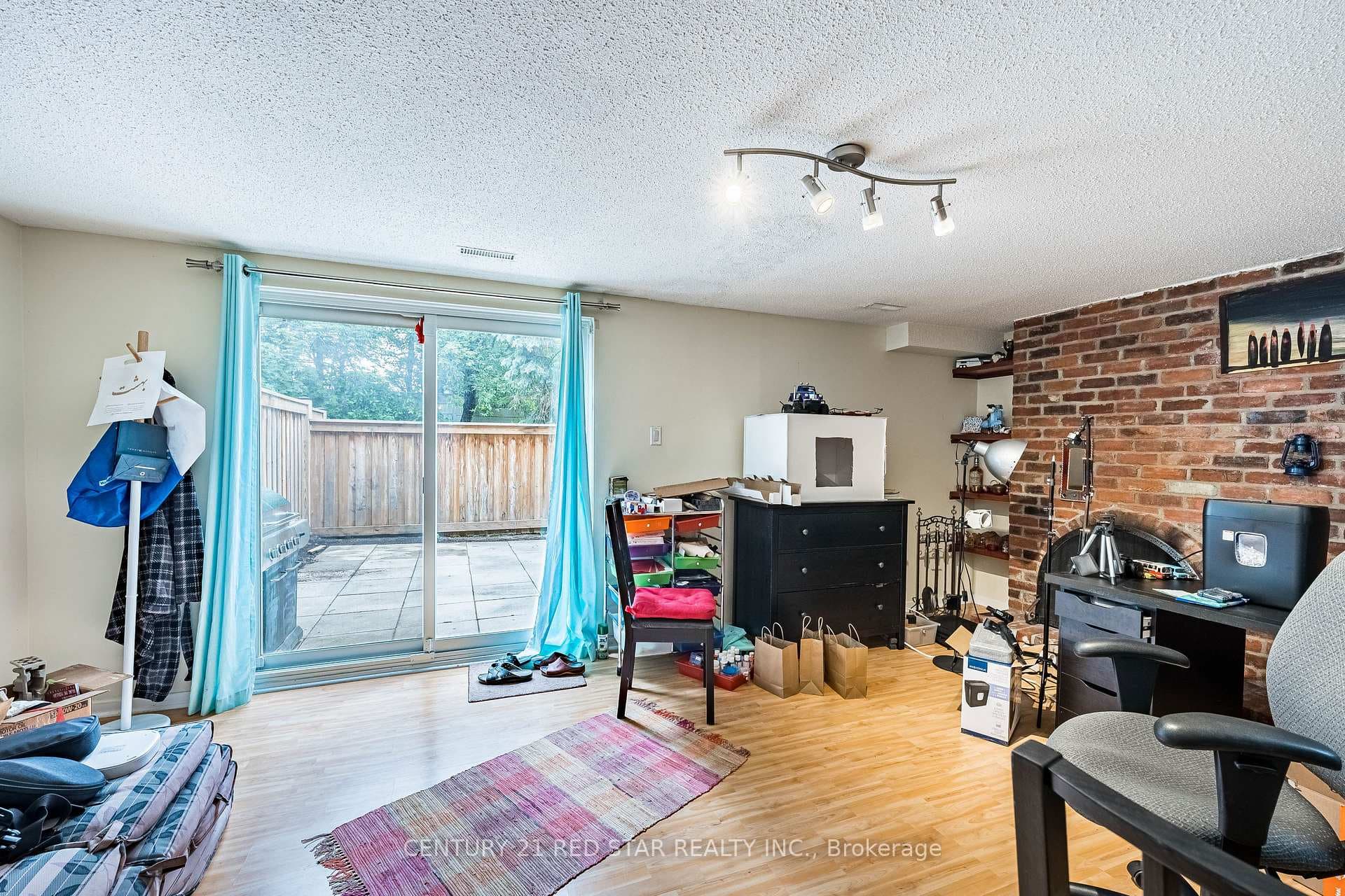 266 Simonston Boulevard photo 44