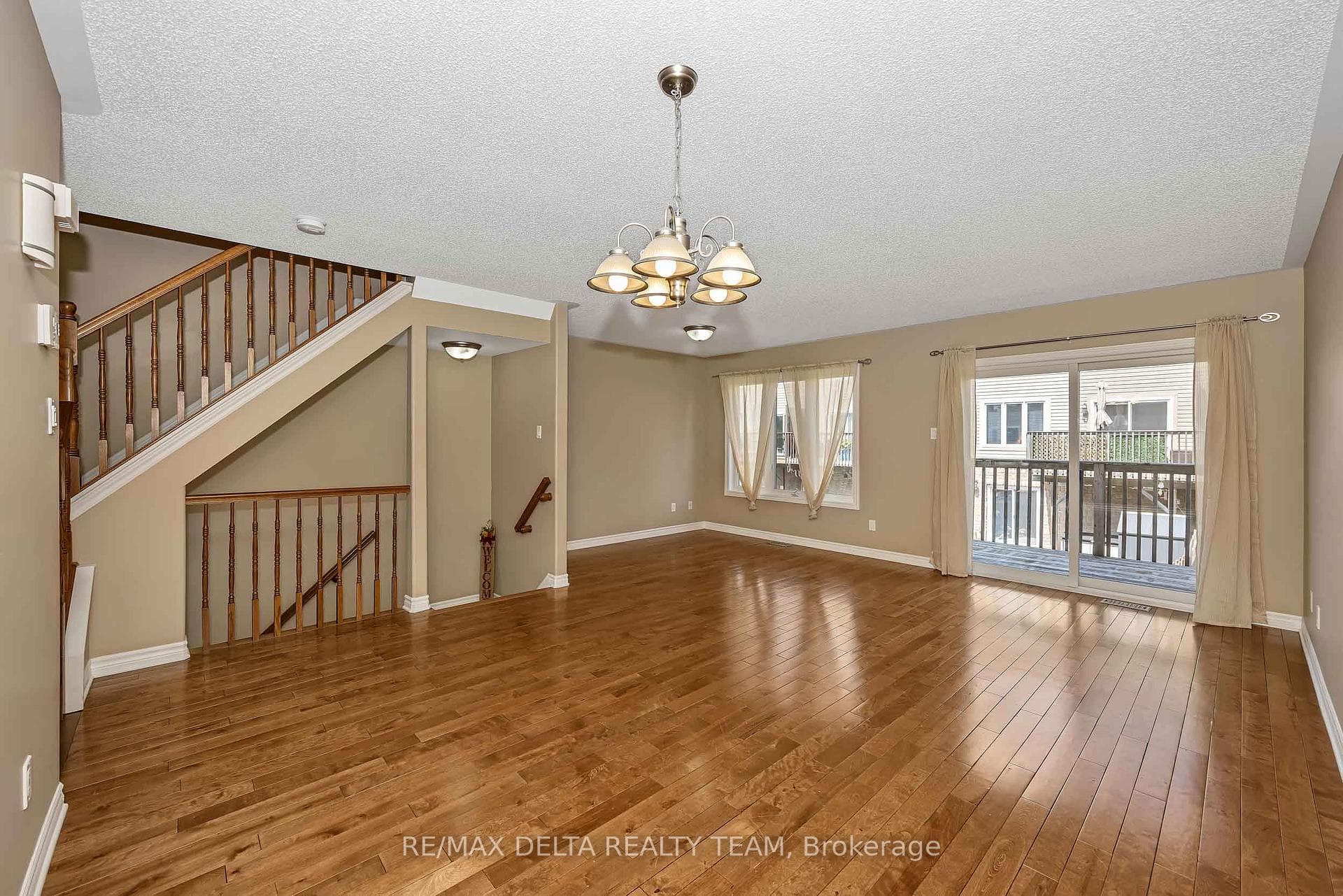 412 VAN BUREN Street photo 12