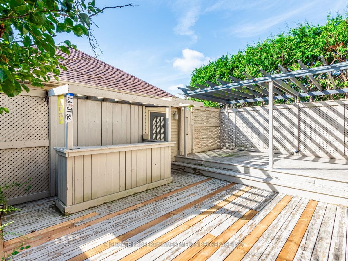 29 The Meadows Avenue photo 32