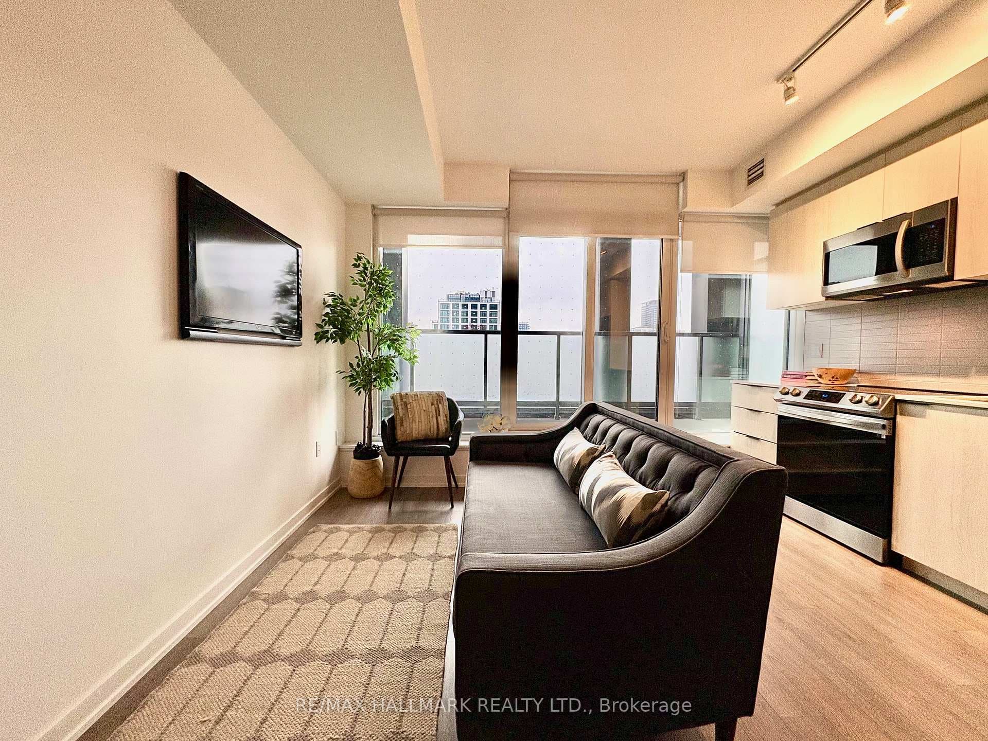 Live~Loft~Luxury