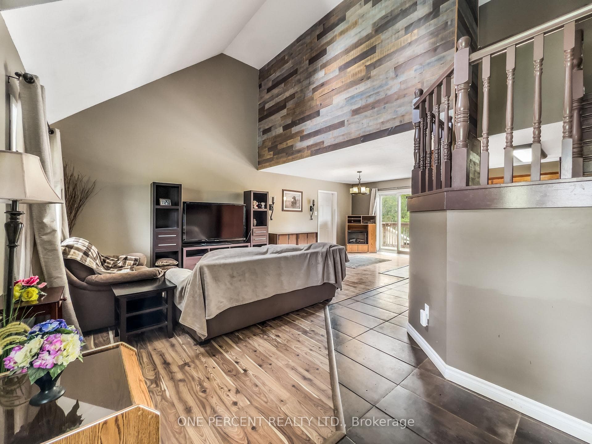 30 Woodridge Drive photo 12