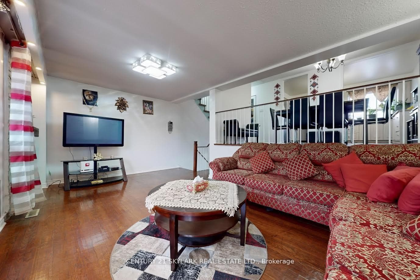 452 Silverstone Drive Unit 44 photo 9