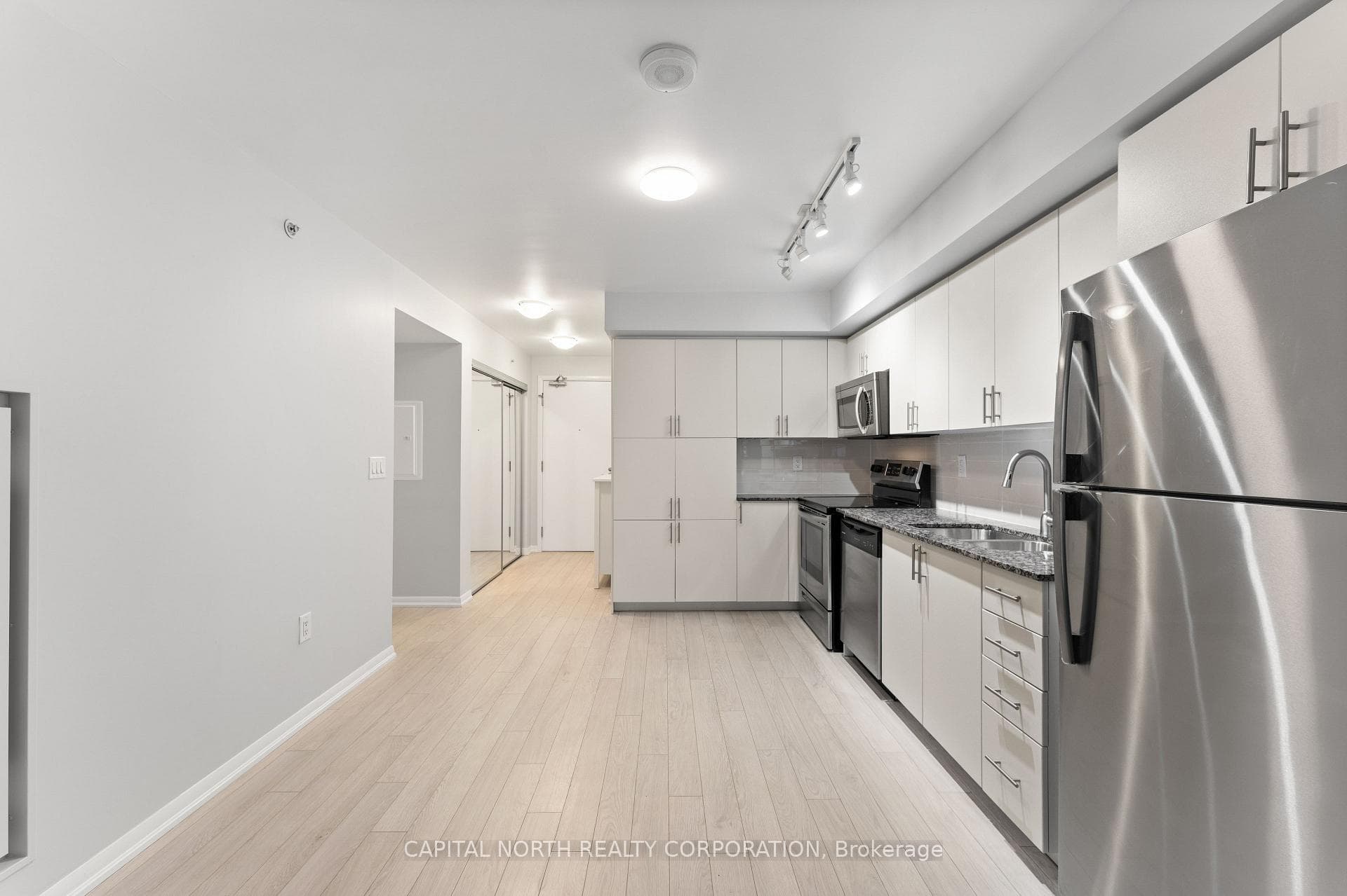 3091 Dufferin Street Unit 433 photo 14