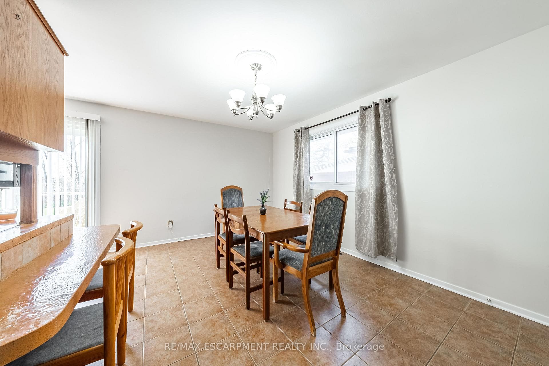 238 Mary Street photo 12