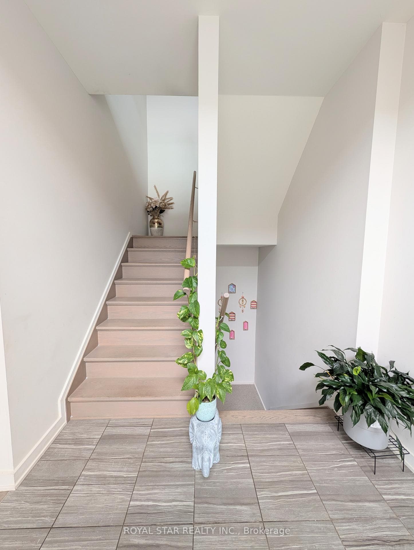 201 Pisces Terrace photo 16