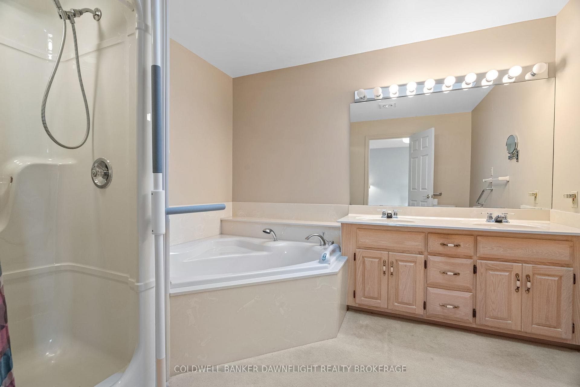 225 Eastern Avenue photo 19