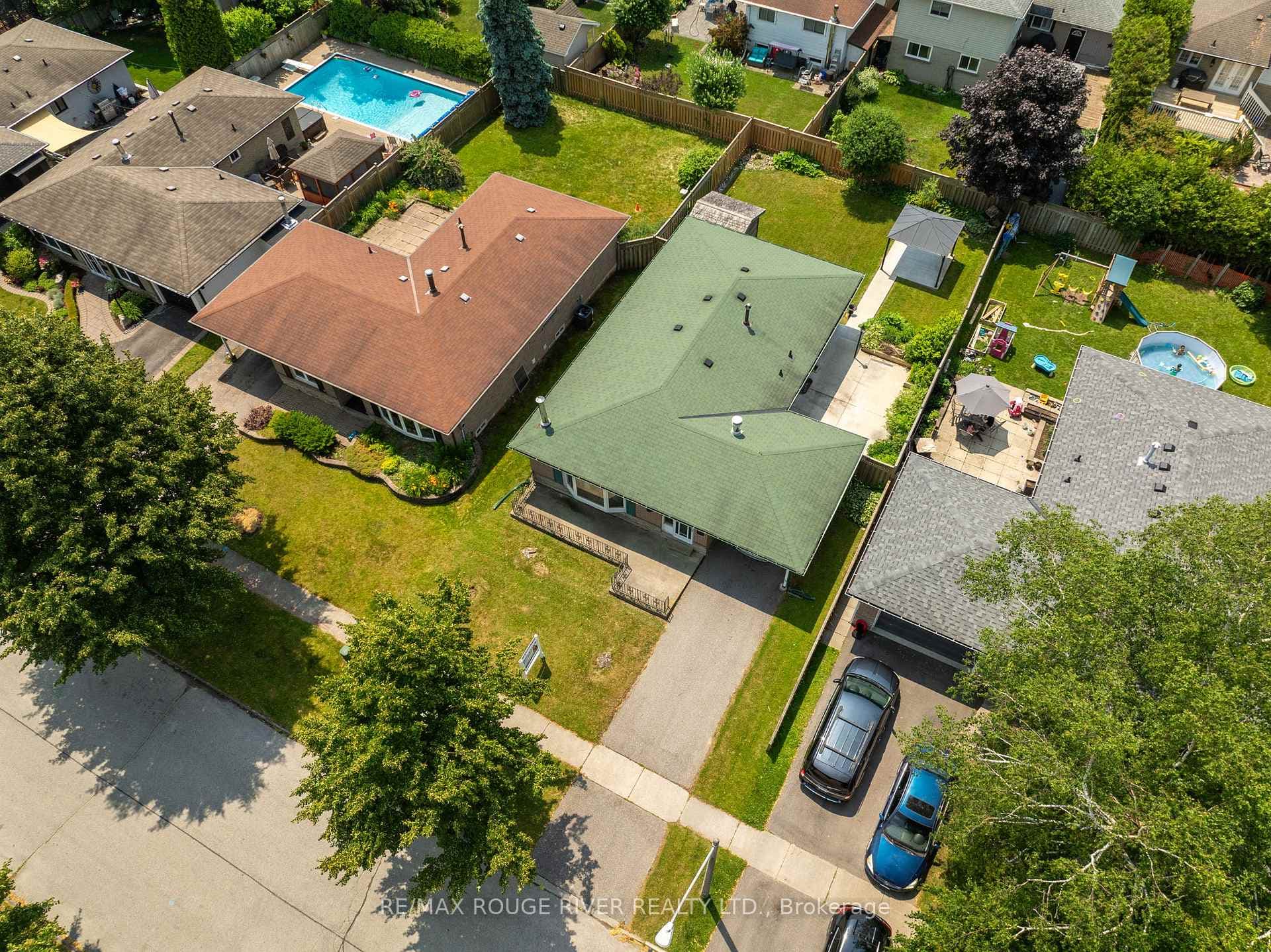 25 Lewin Crescent photo 18