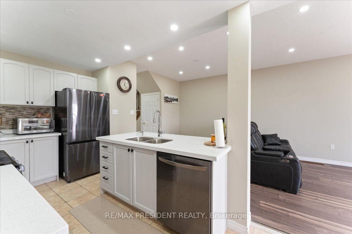 285 Southbrook Drive photo 13