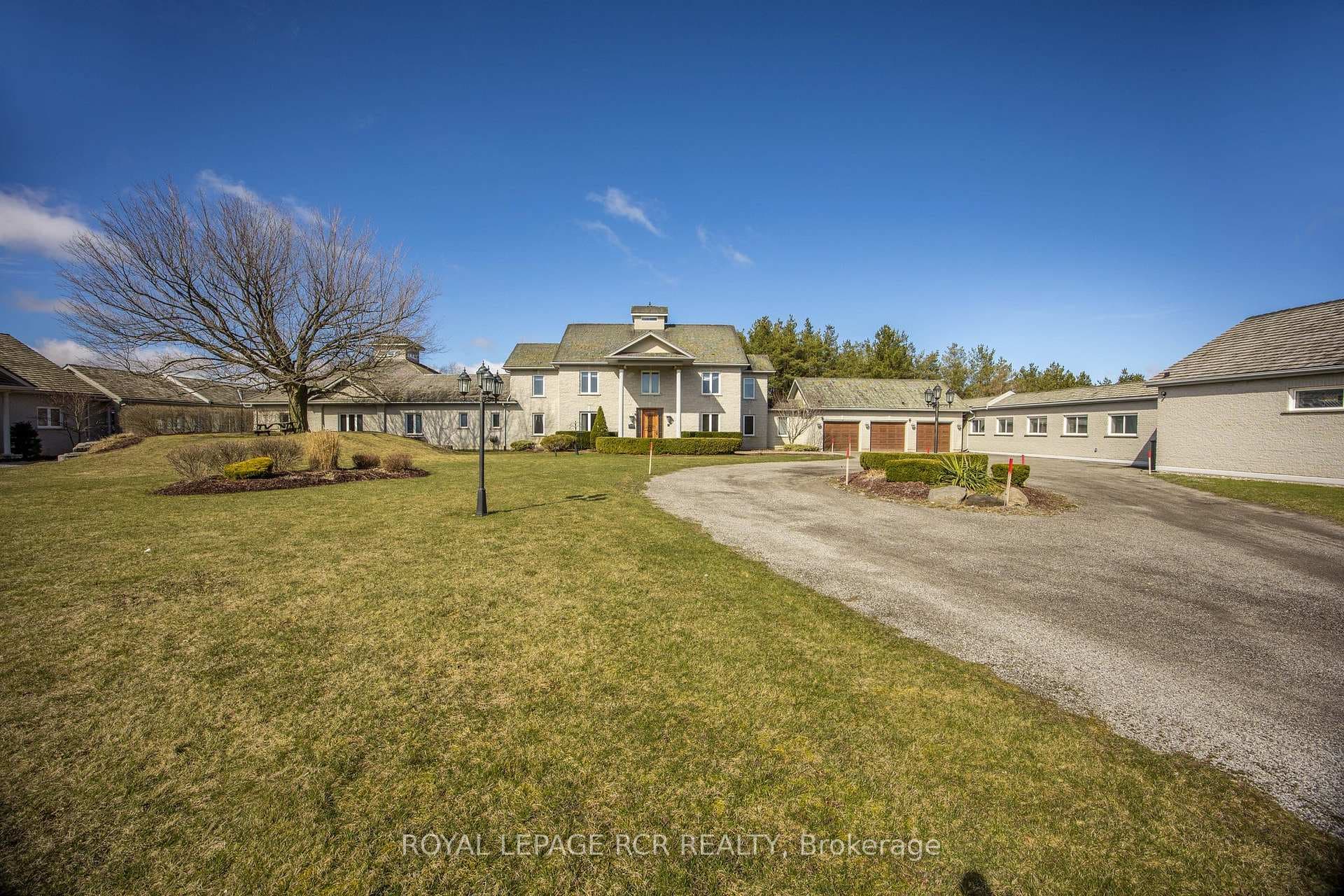 2155 19th Side Road photo 15