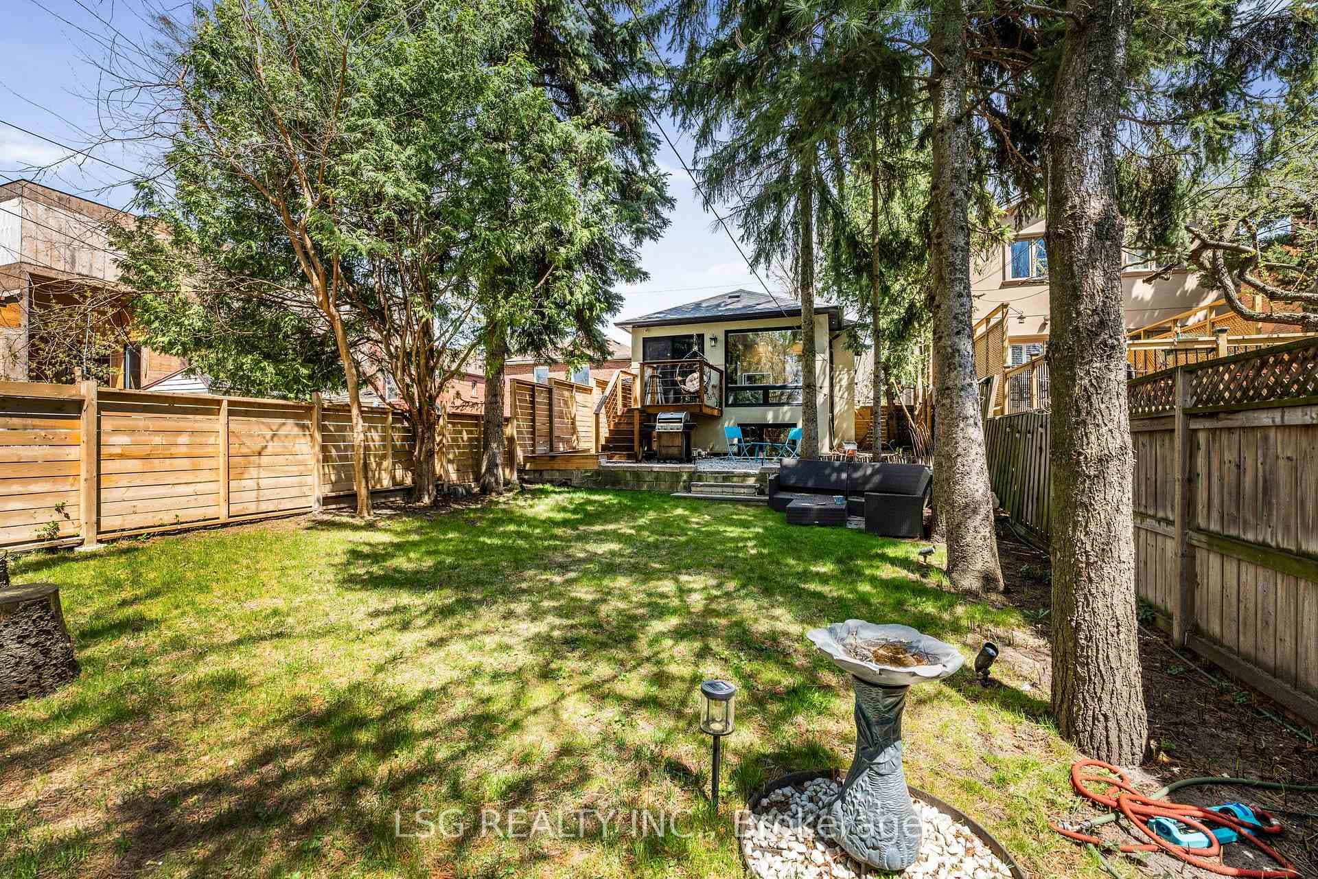 202 Linsmore Crescent photo 30