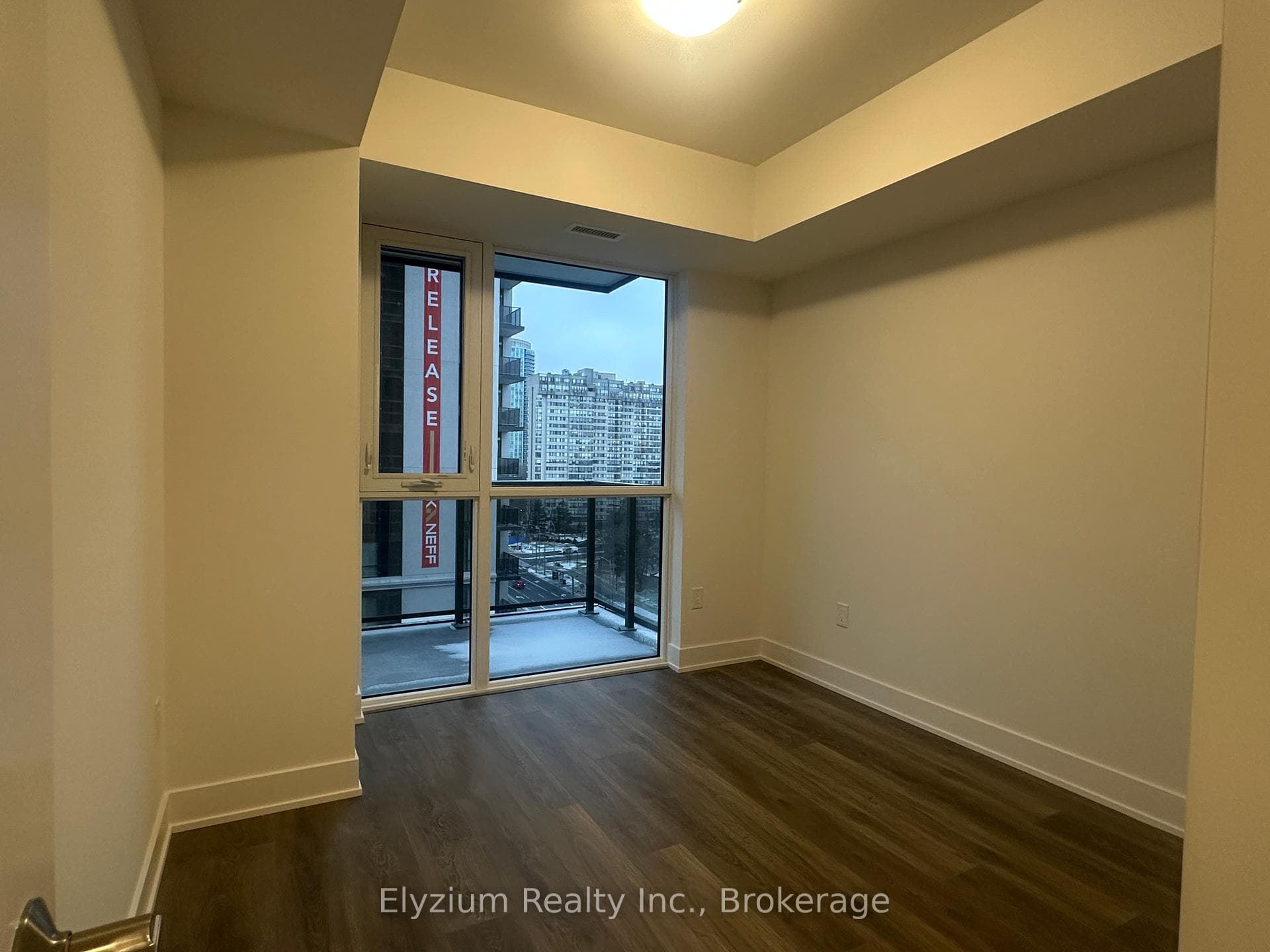 204 Burnhamthorpe Road Unit 1003 photo 25