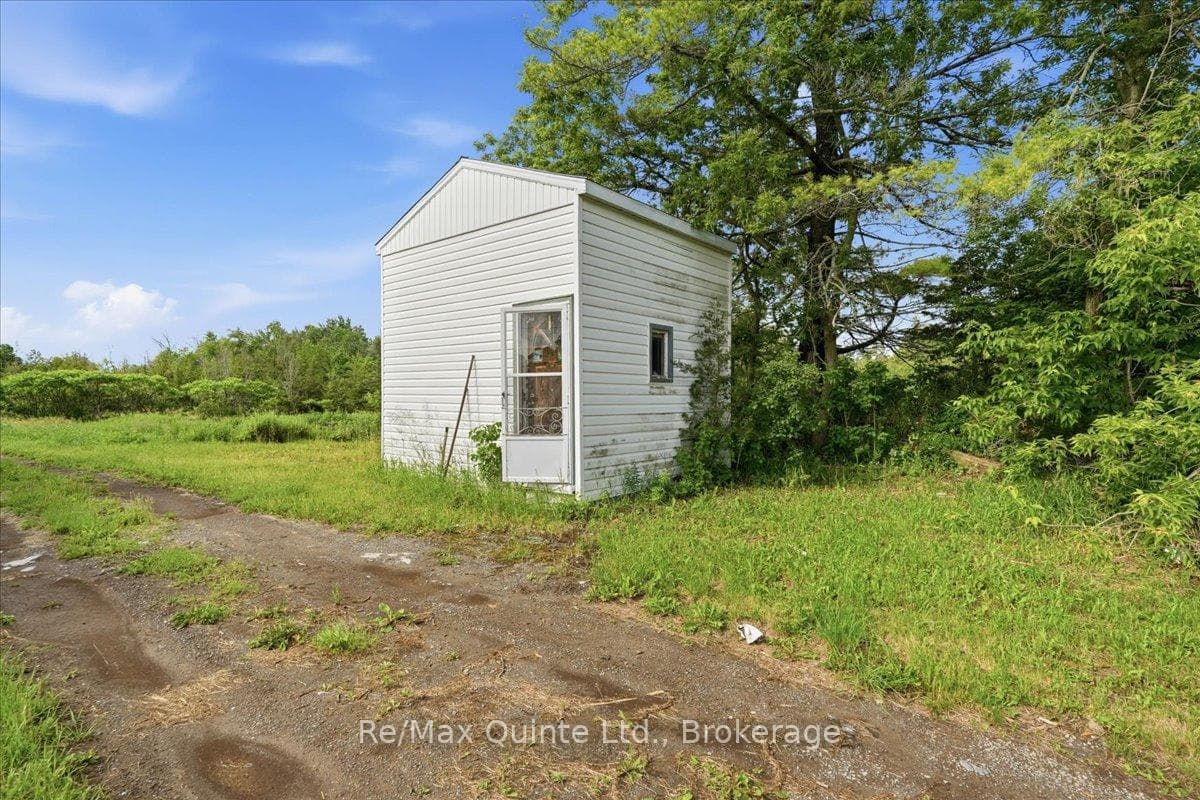 812 Enright Road photo 4