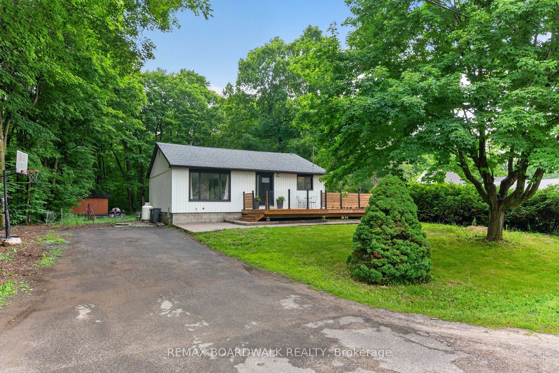 2633 Bedell Road photo 3
