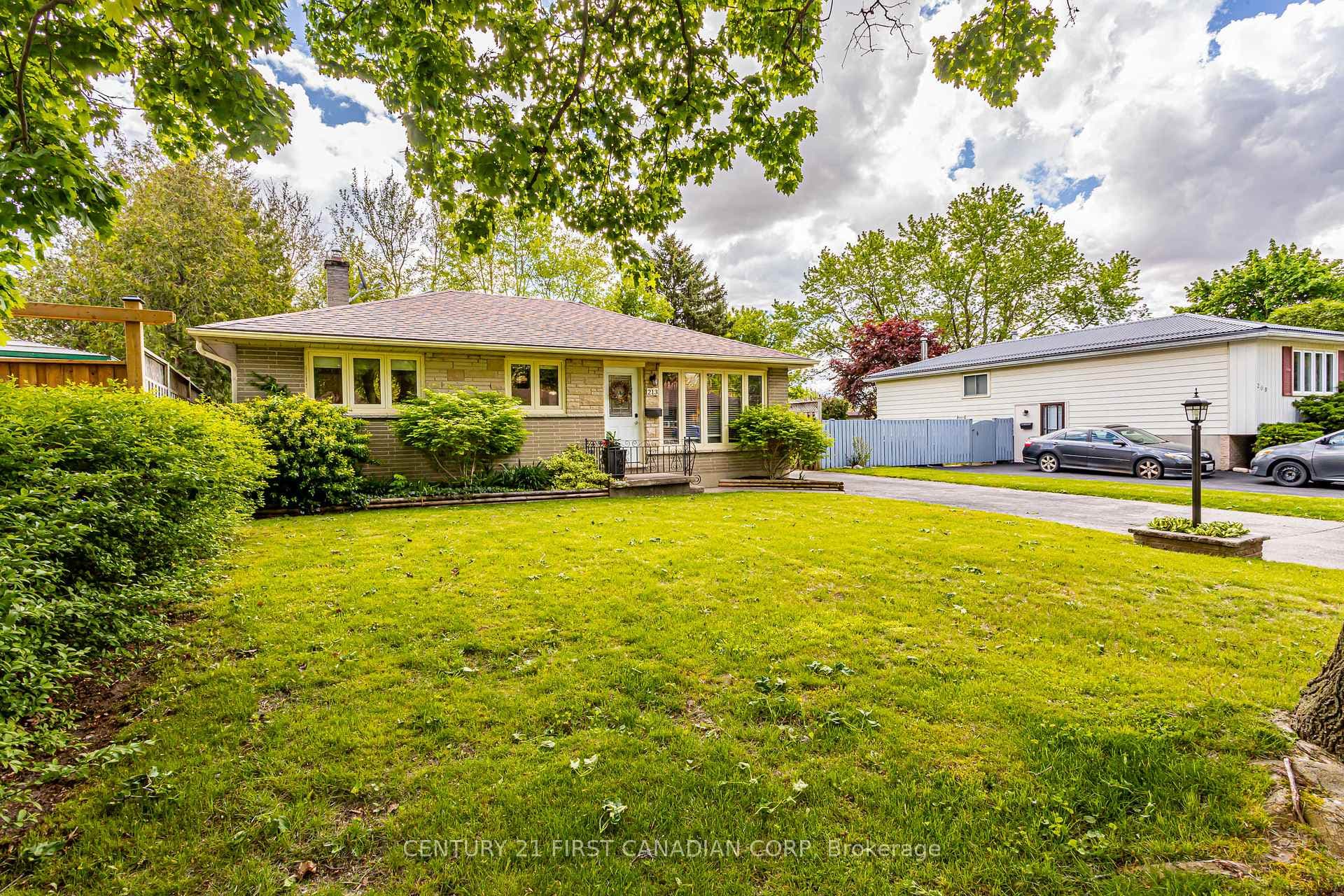213 Manitoulin Drive photo 2