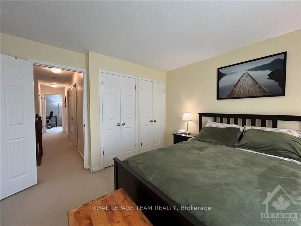 298 LONDON Terrace photo 10